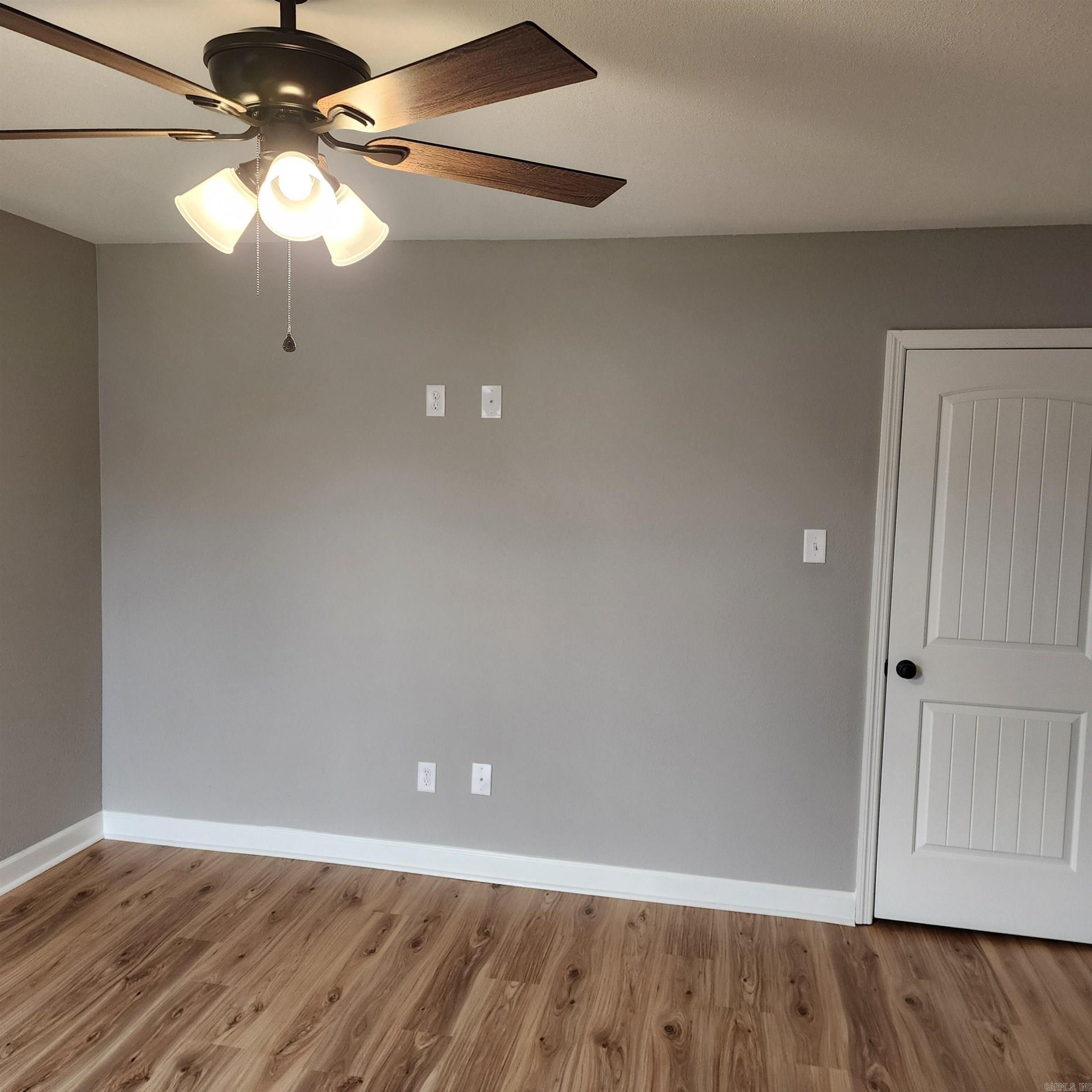 1013 W Booth  Searcy, AR
