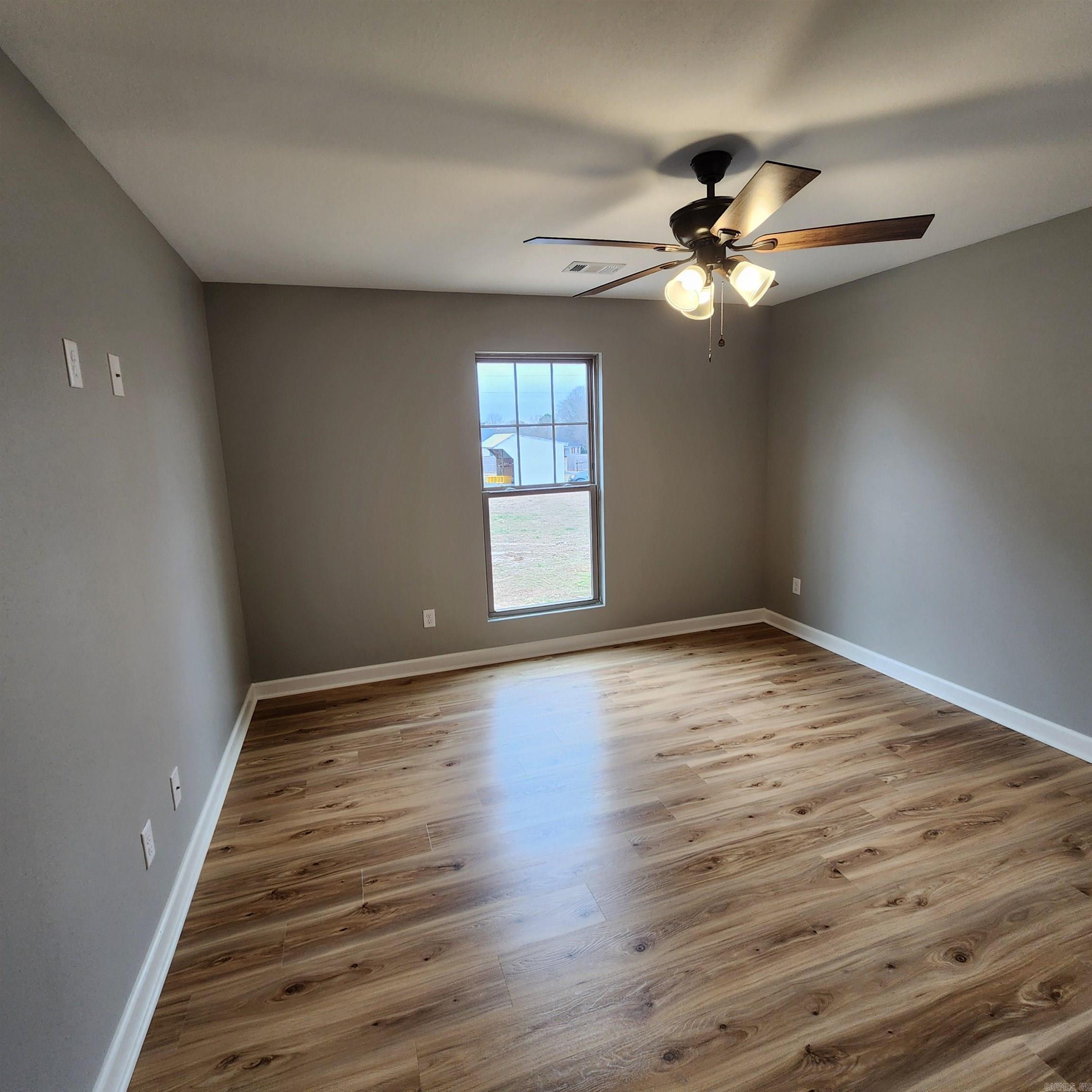 1013 W Booth  Searcy, AR