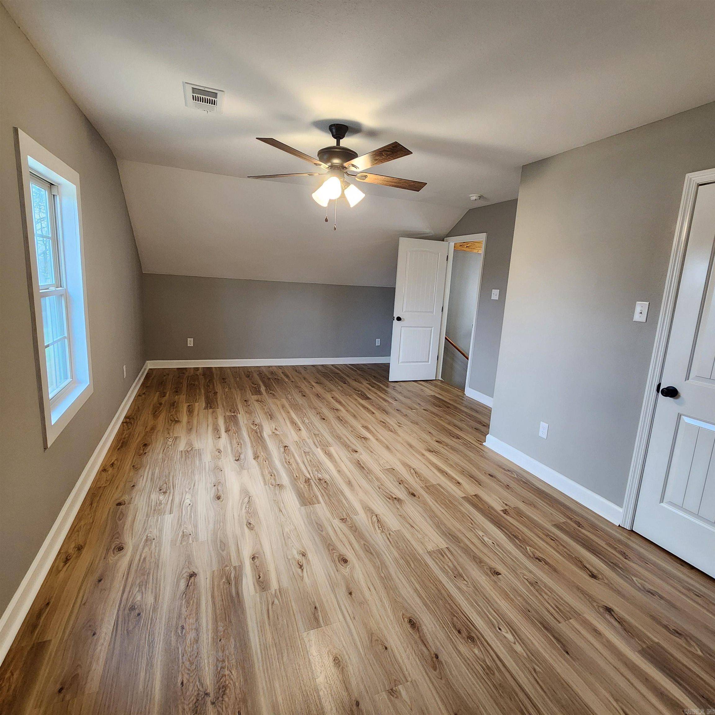 1013 W Booth  Searcy, AR