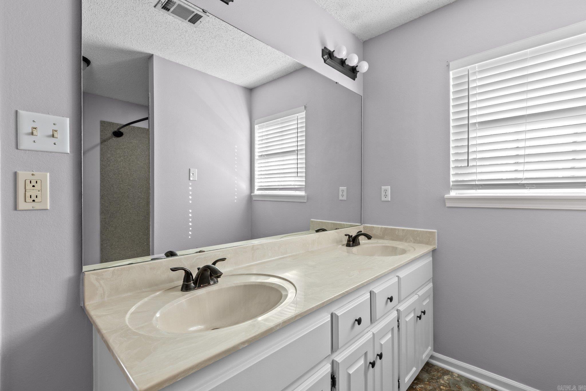 2926  Bastogne  Benton, AR