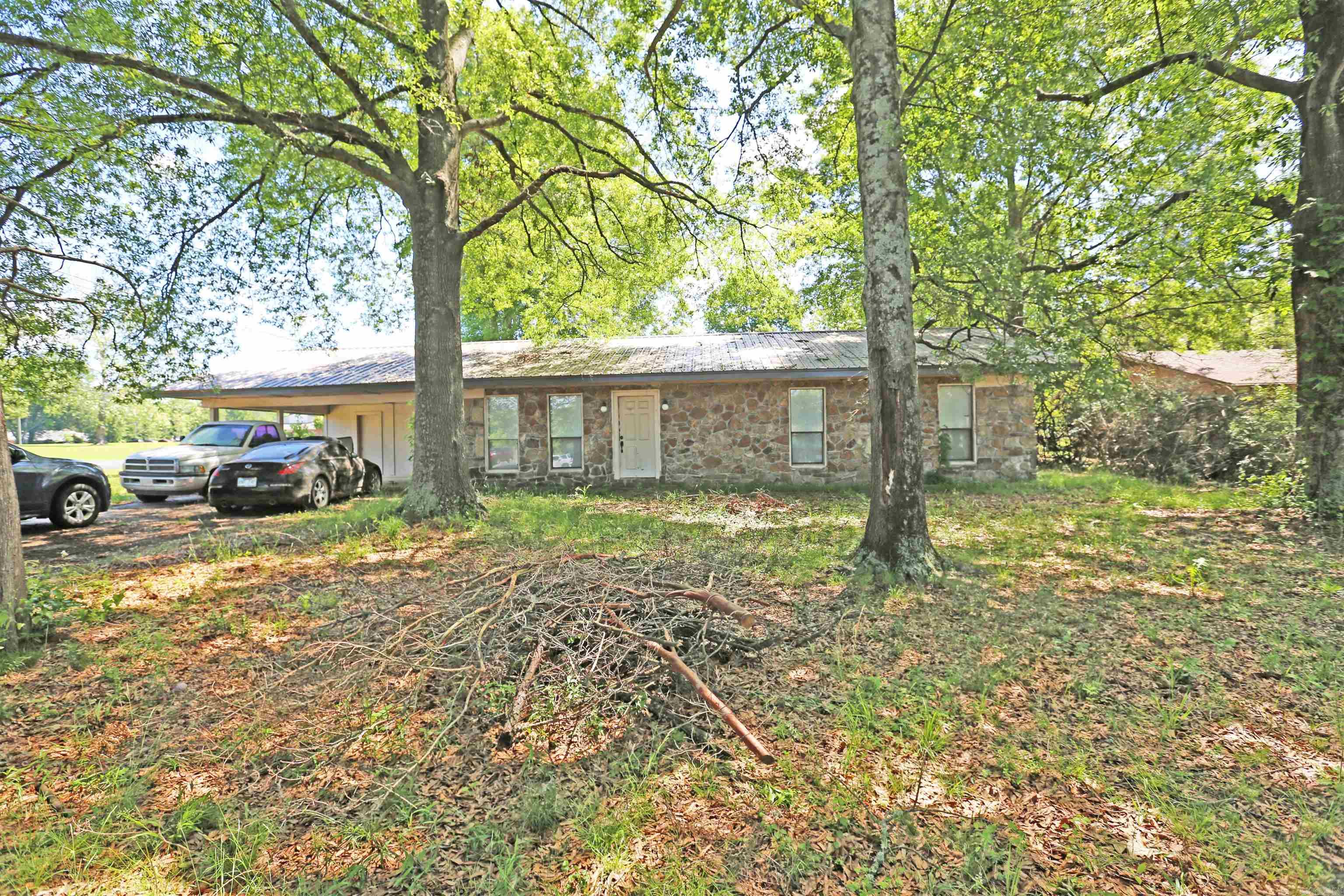 2005 S Pine  Cabot, AR