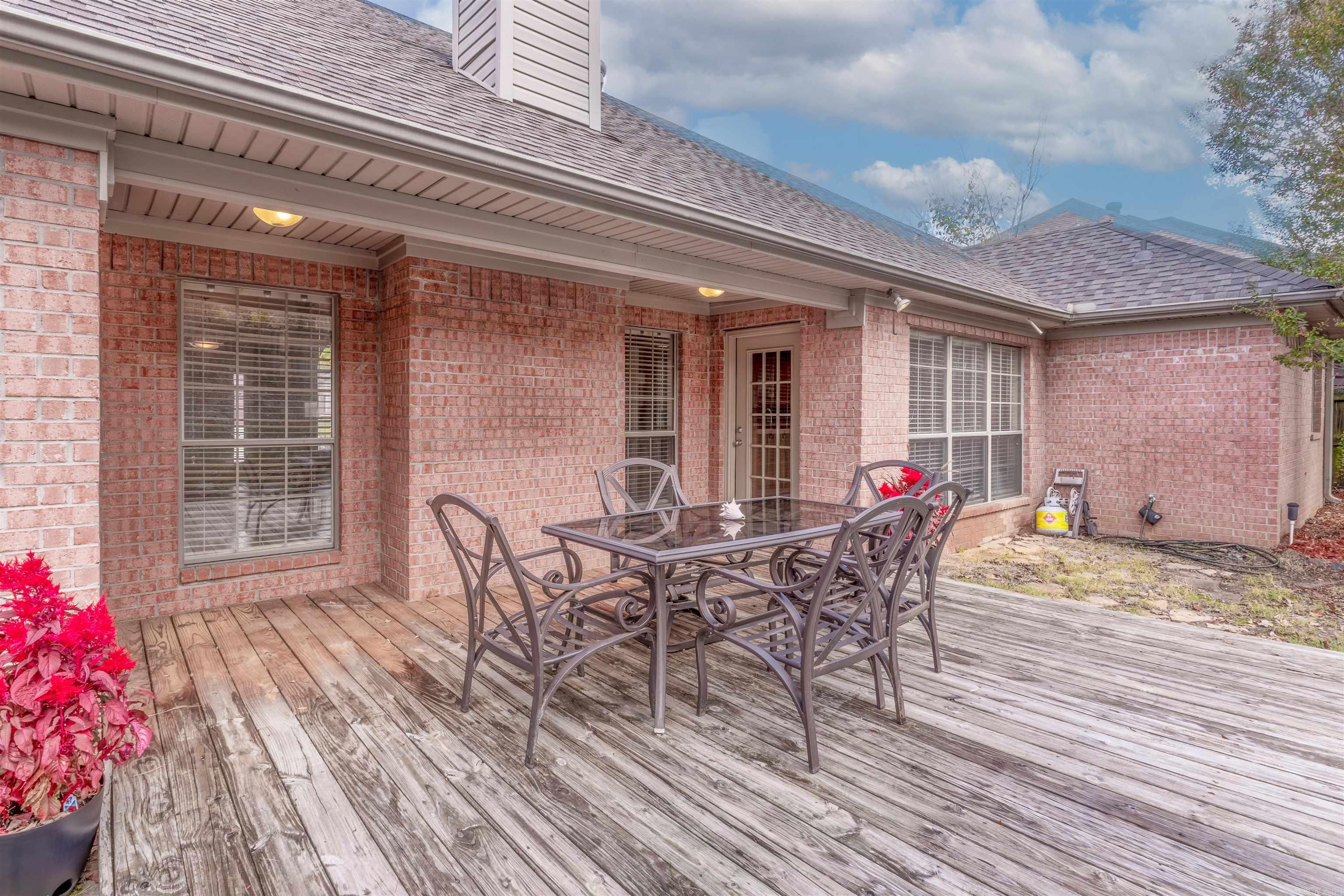 115 Summit Valley Circle Maumelle, AR 72113