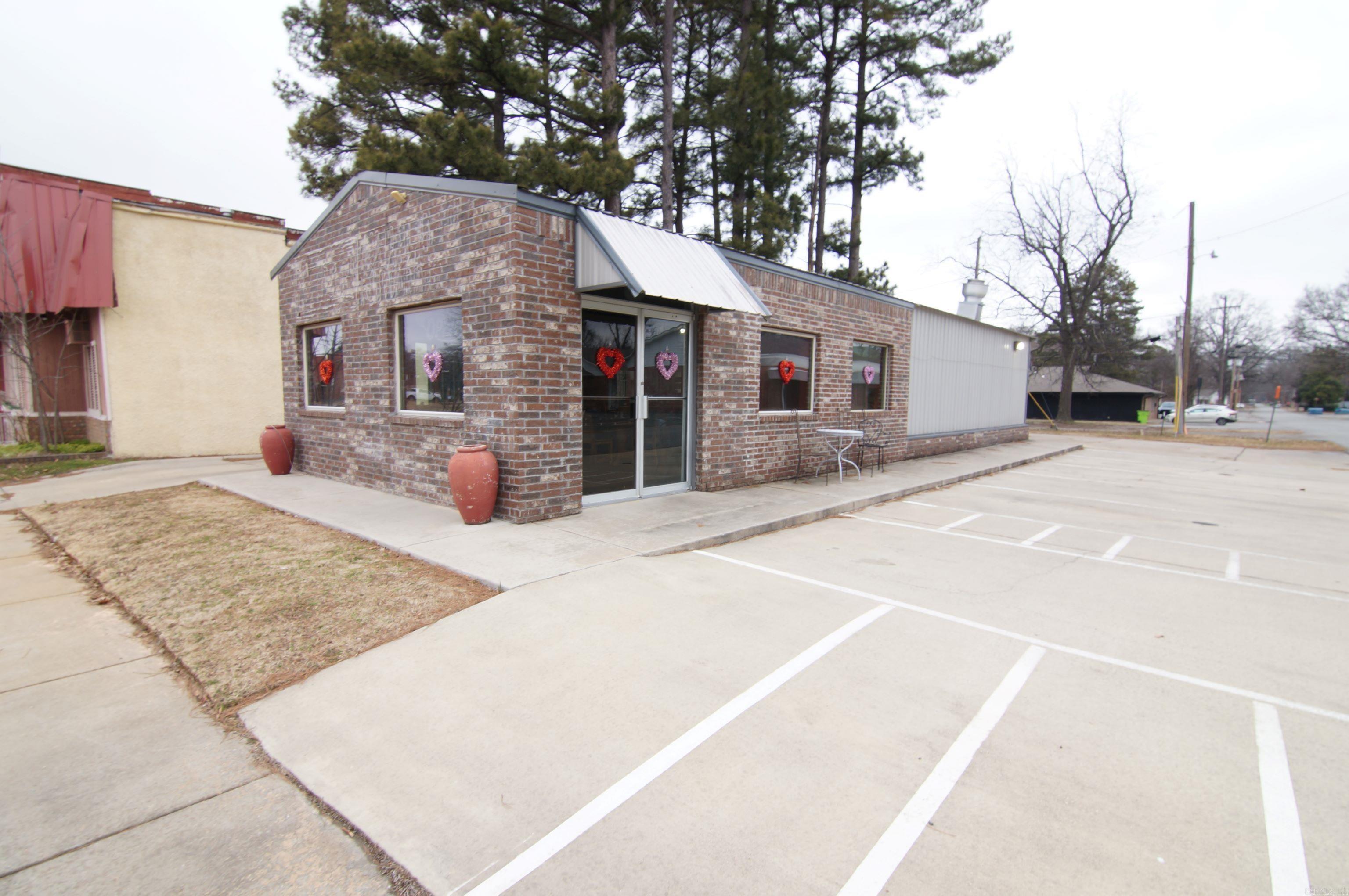 102  Court  Lonoke, AR