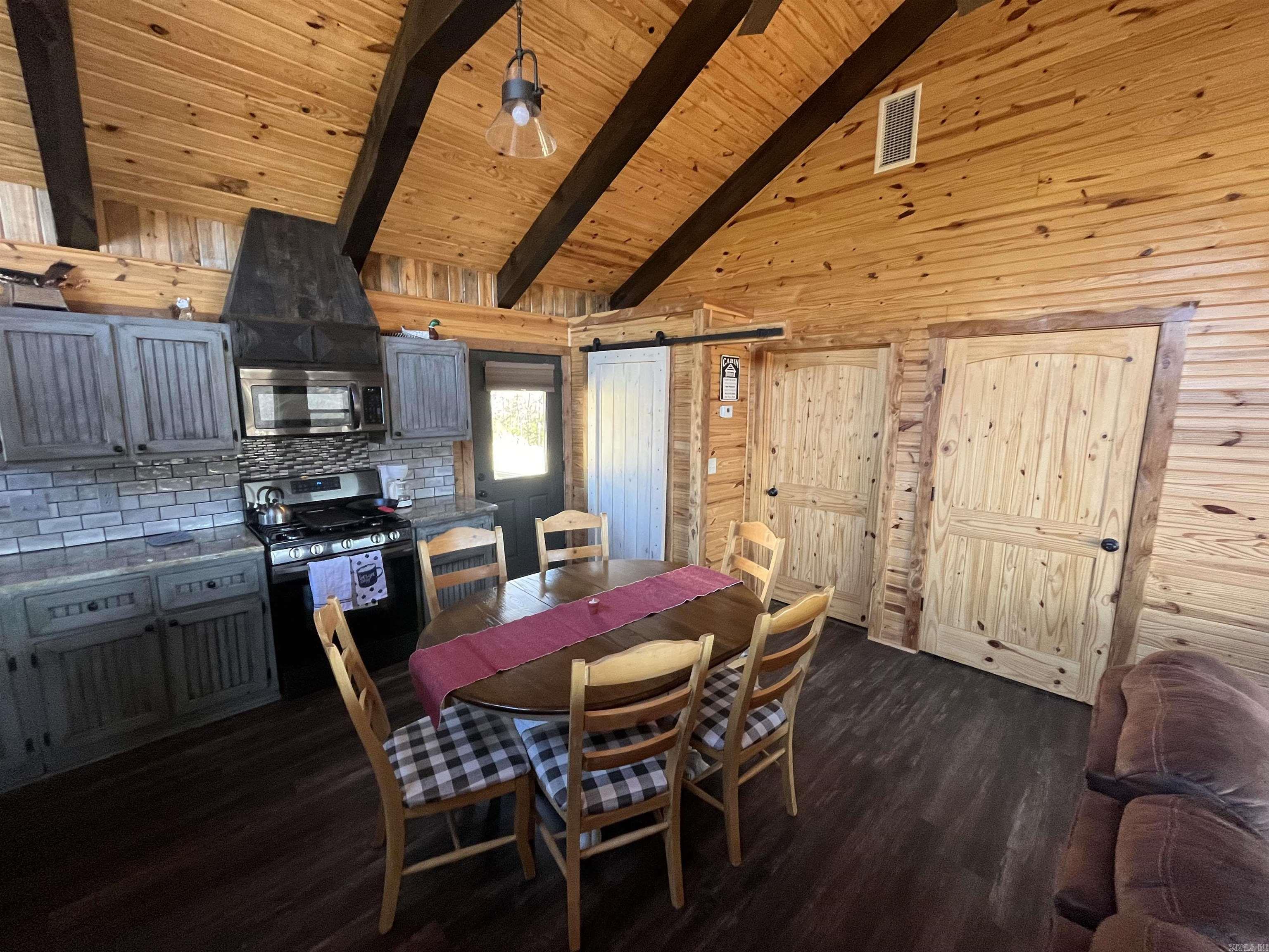127  Lark Lane  Mena, AR