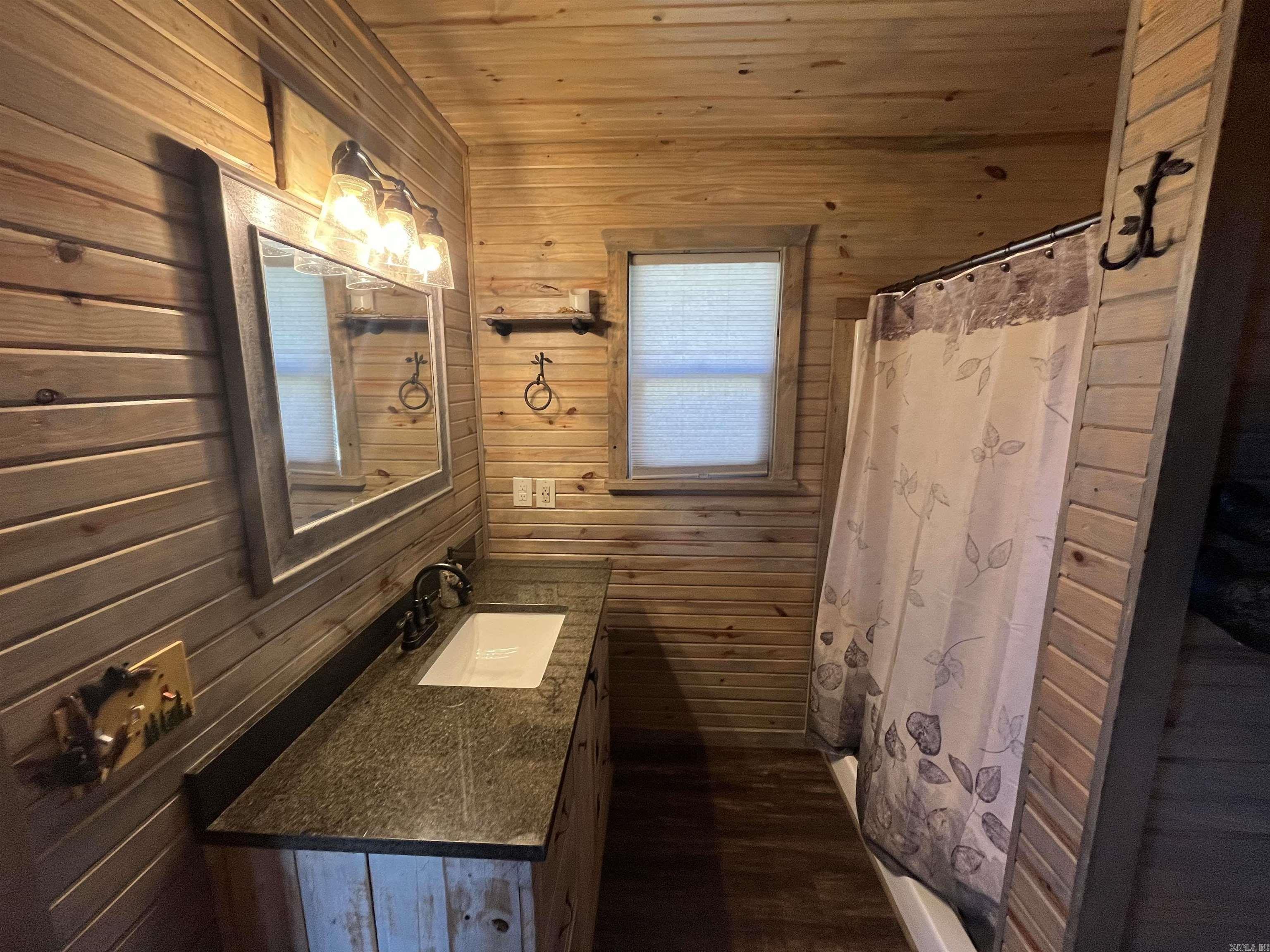 127  Lark Lane  Mena, AR