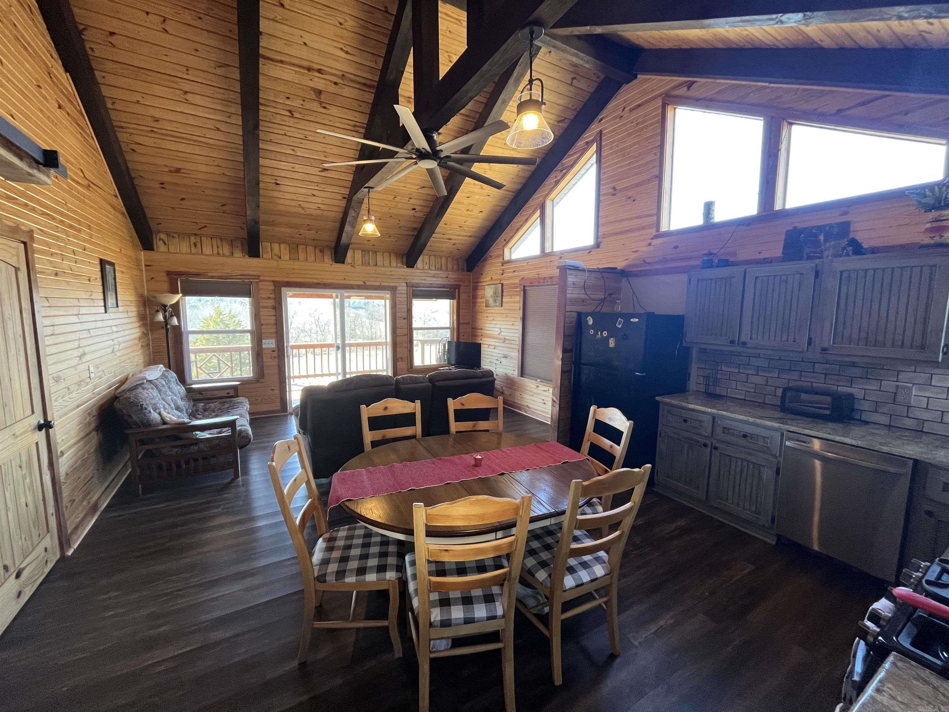 127 Lark Lane  Mena, AR