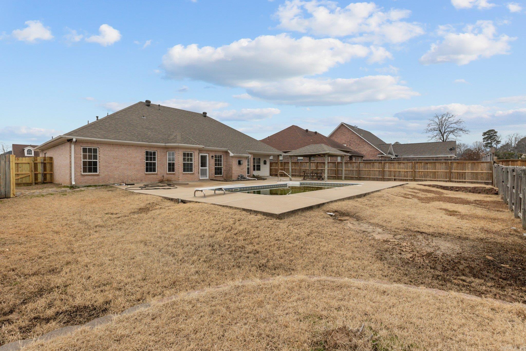 137 GRIZZLY BEAR DR White Hall, AR 71602