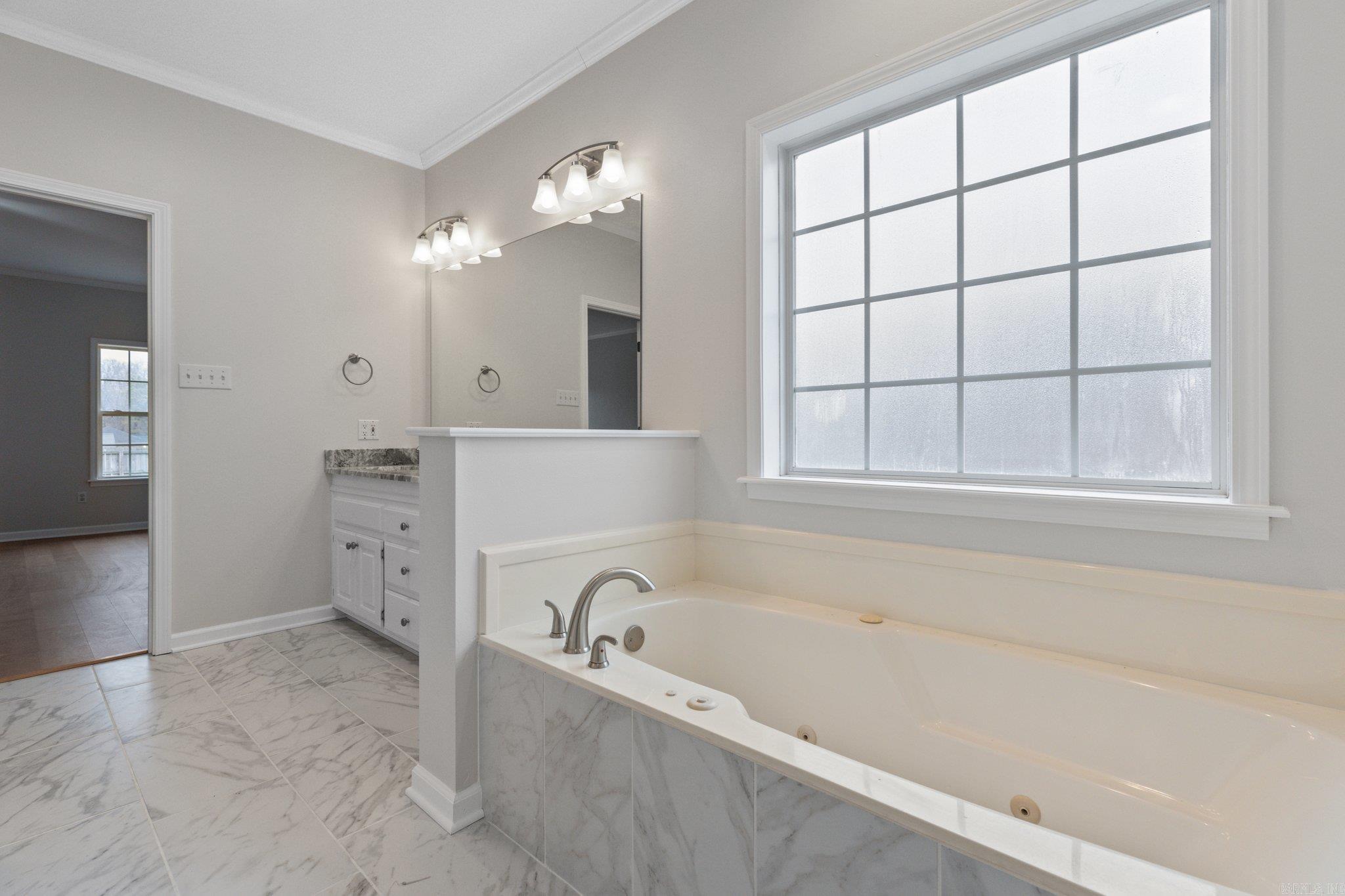 137 GRIZZLY BEAR DR White Hall, AR 71602