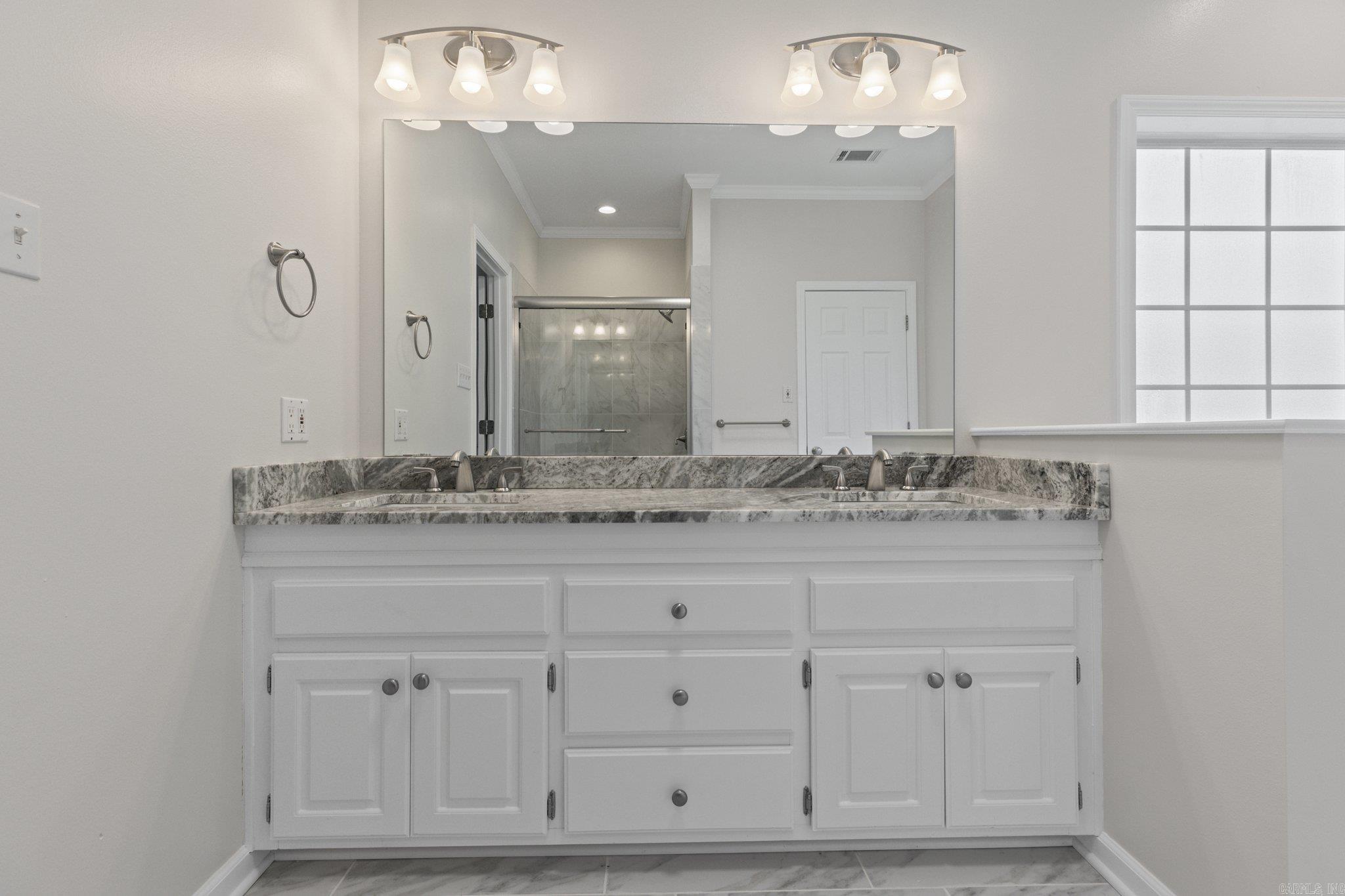 137 GRIZZLY BEAR DR White Hall, AR 71602