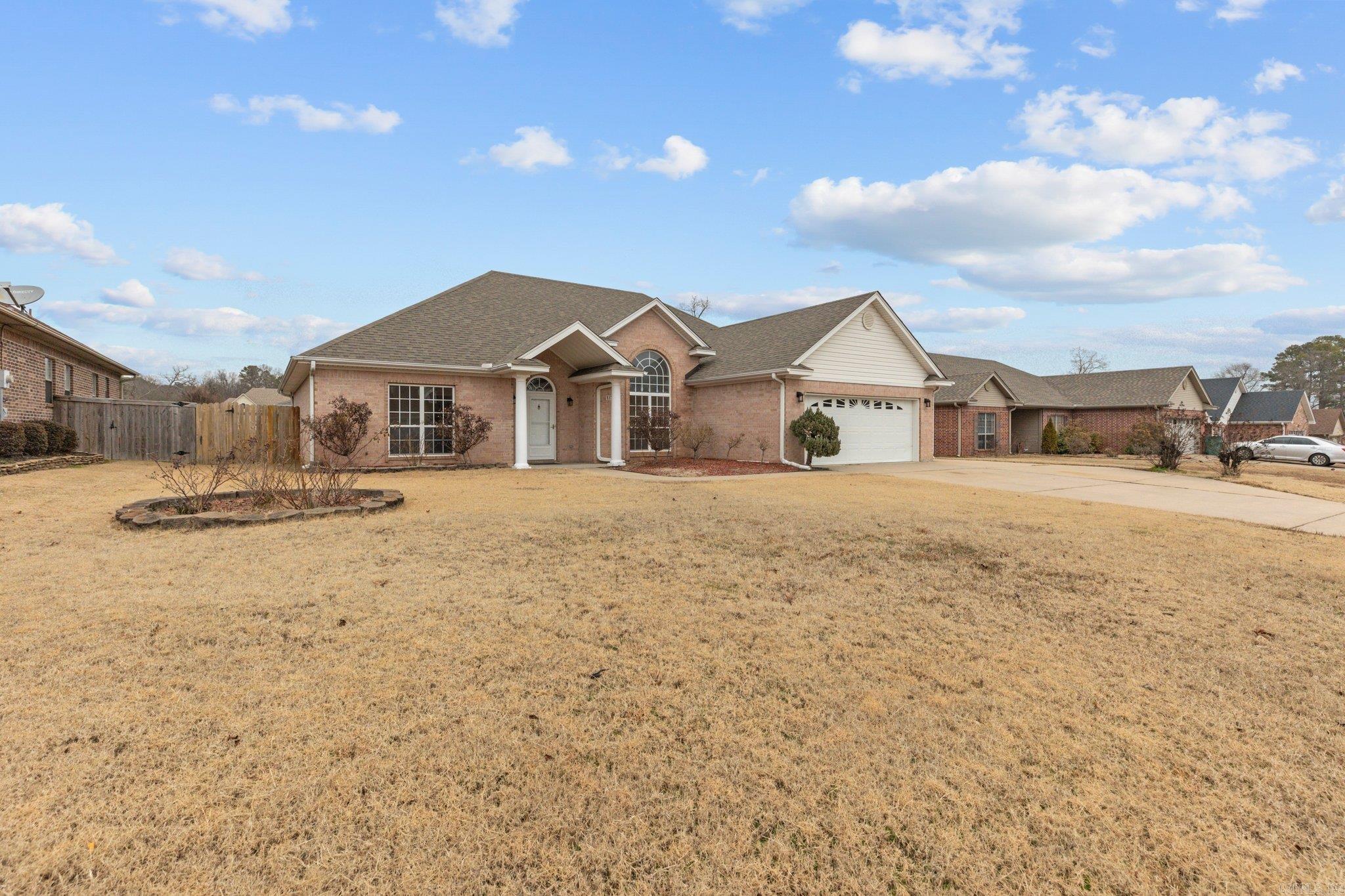 137 GRIZZLY BEAR DR White Hall, AR 71602