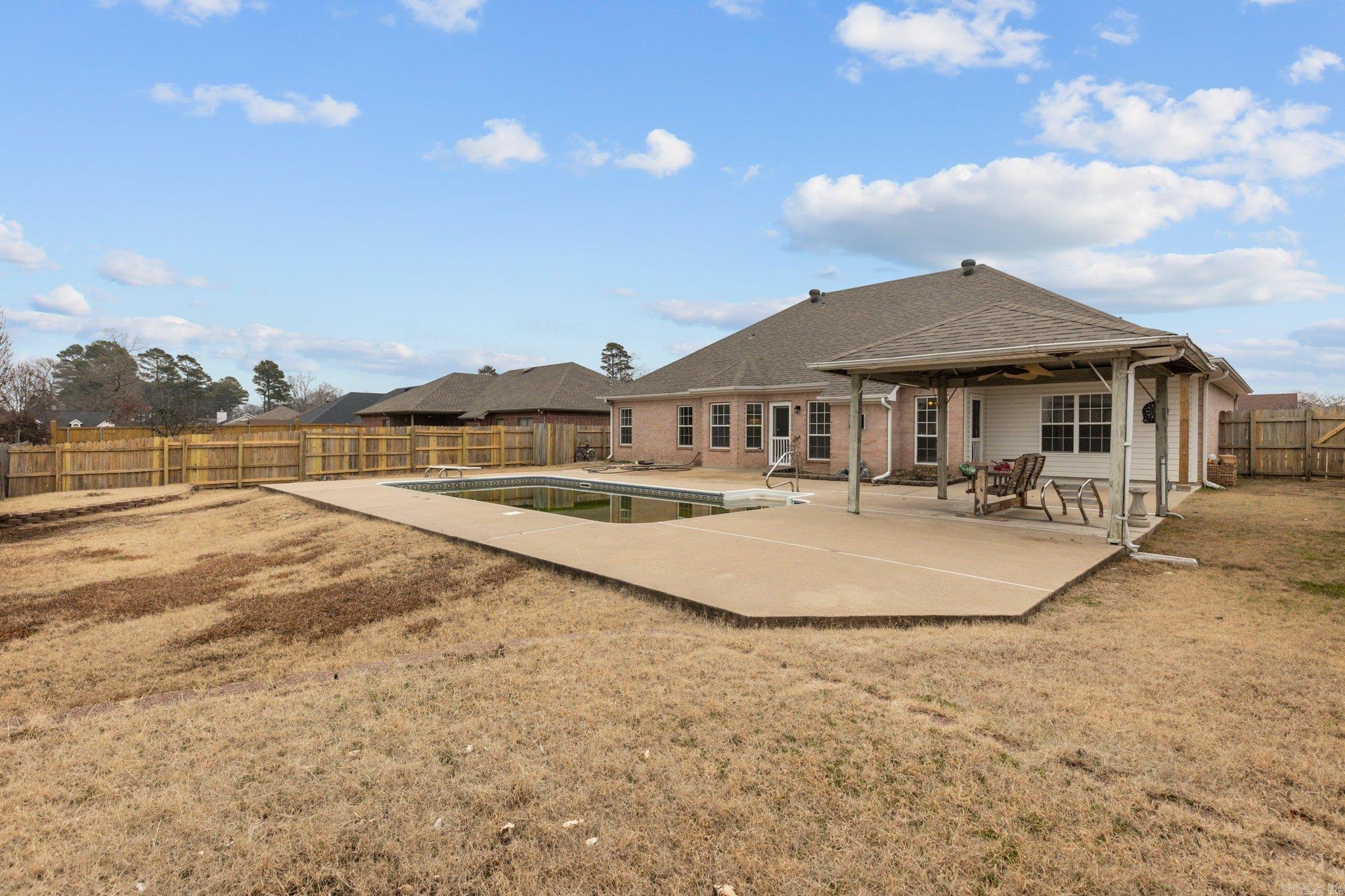137 GRIZZLY BEAR DR White Hall, AR 71602