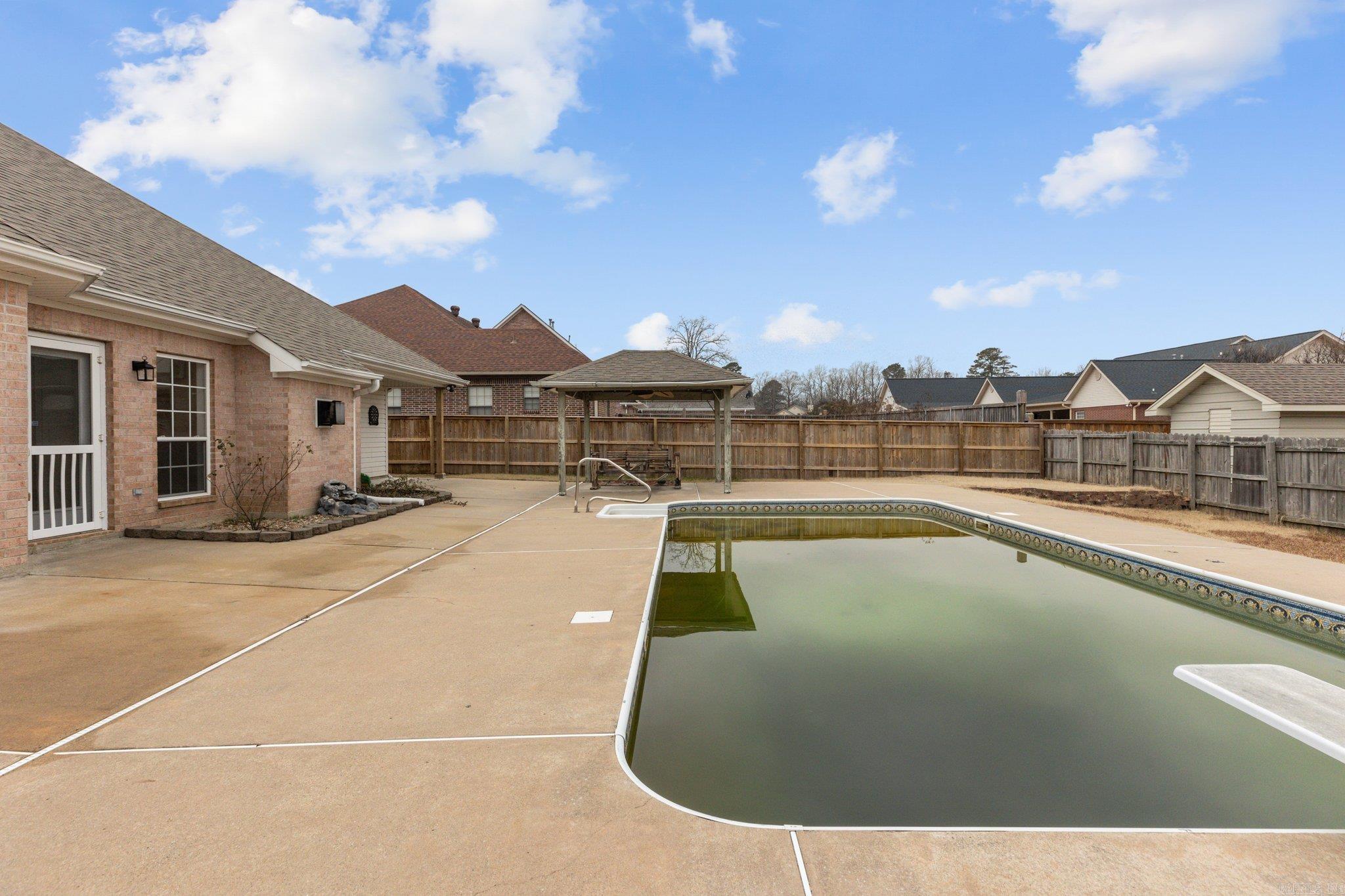 137 GRIZZLY BEAR DR White Hall, AR 71602