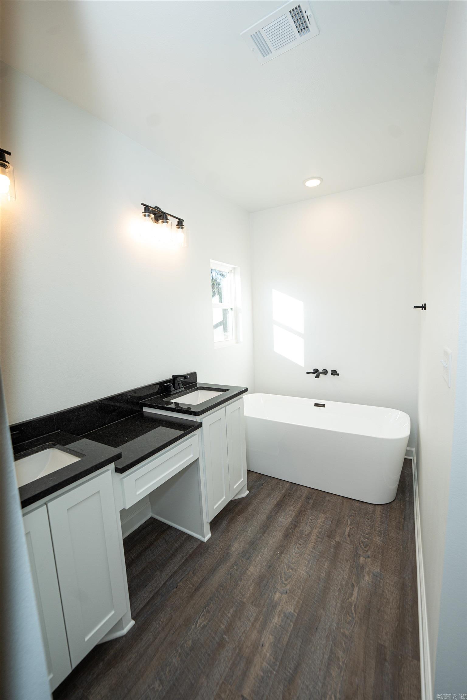 7040  Agua Blanca  Shannon Hills, AR