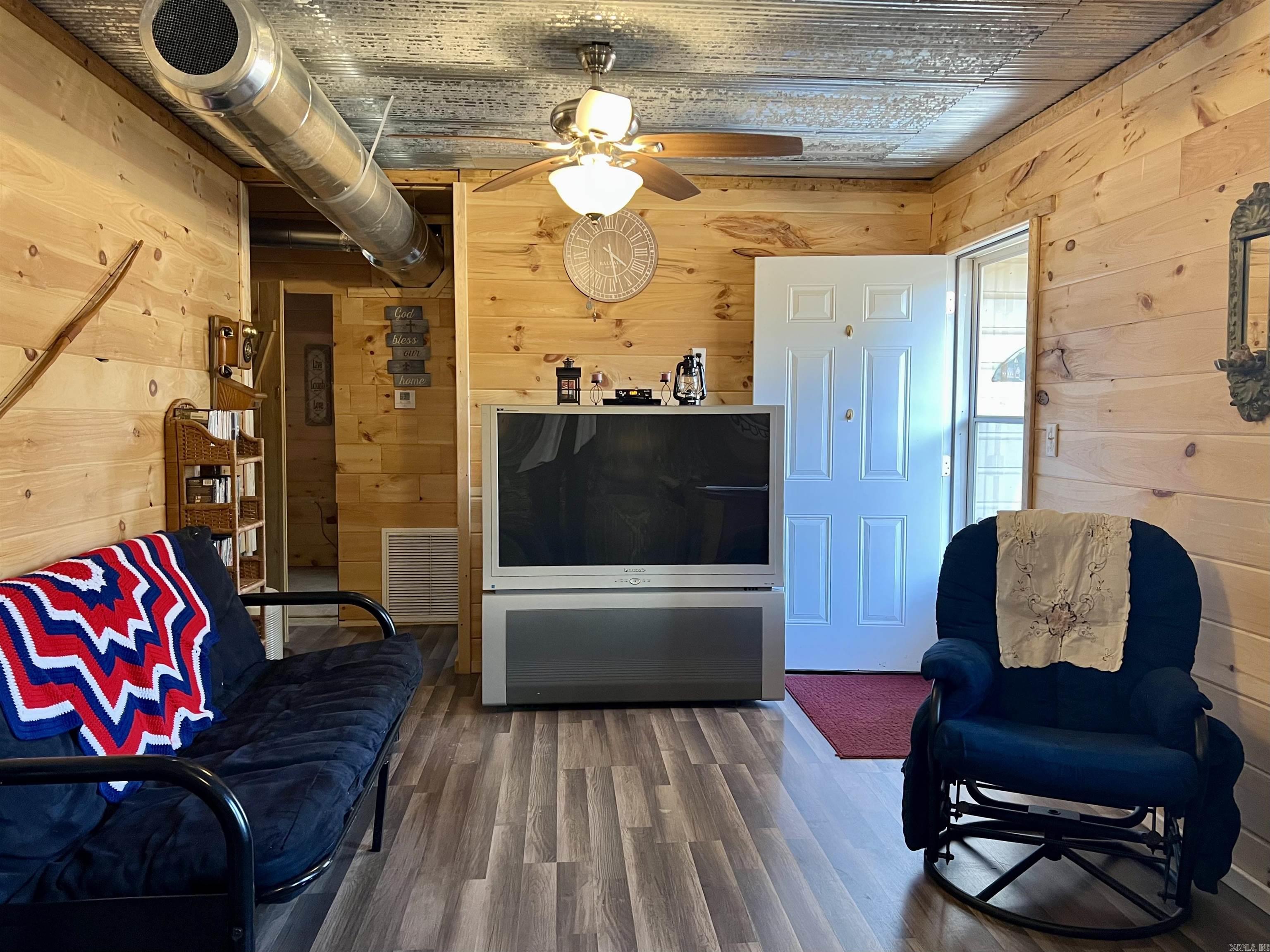 104  Landing  West Point, AR