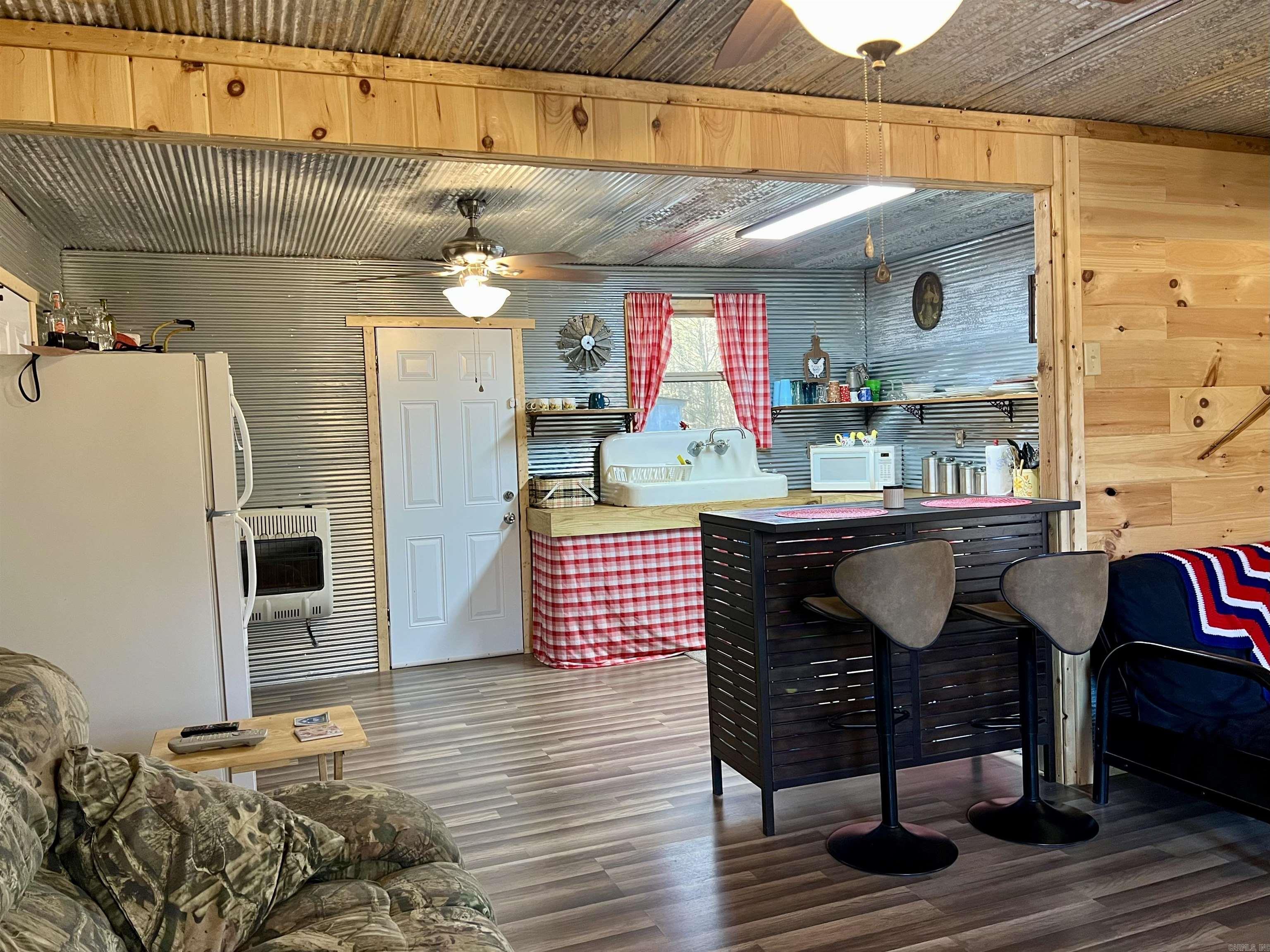 104  Landing  West Point, AR