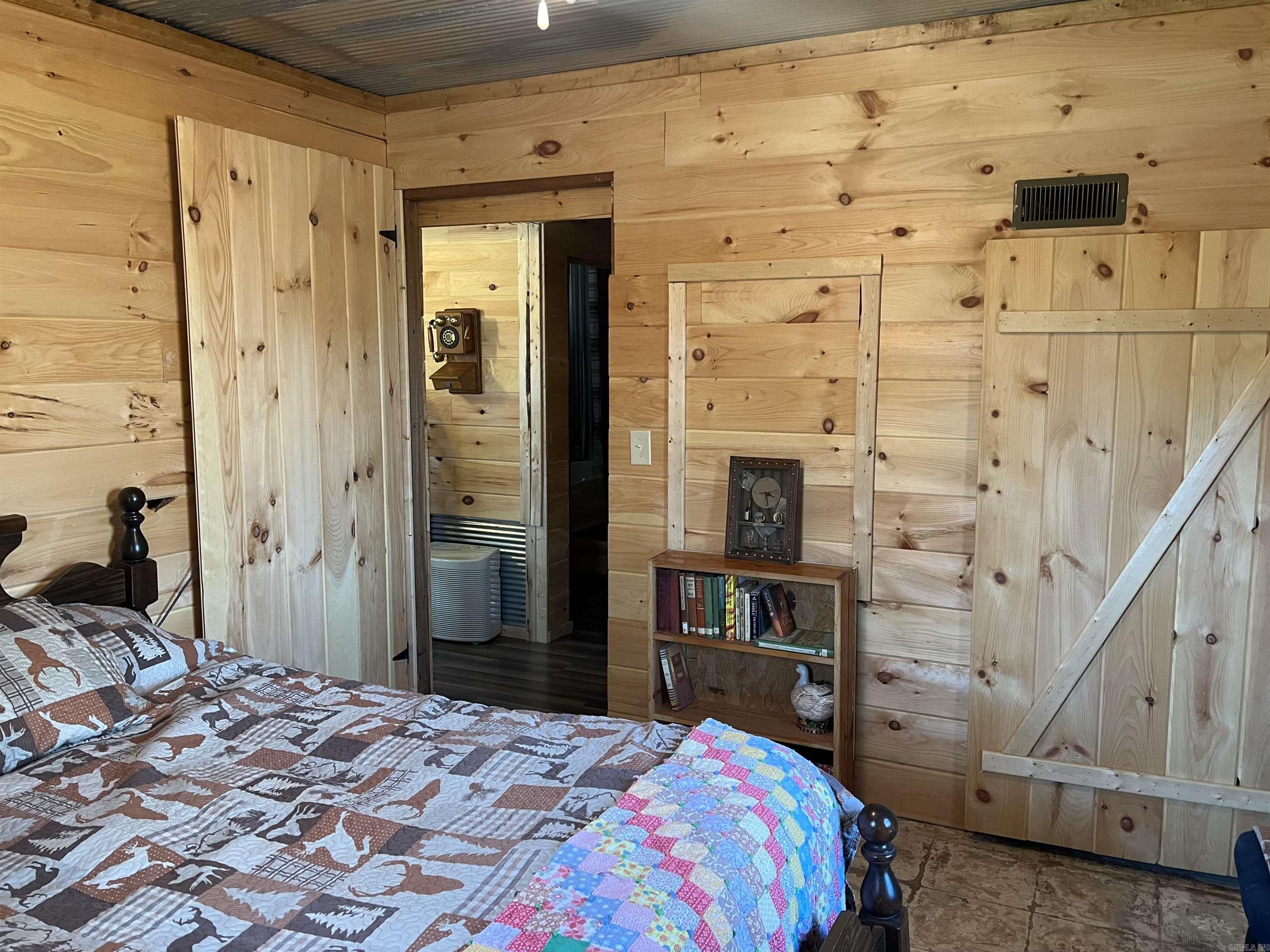 104  Landing  West Point, AR