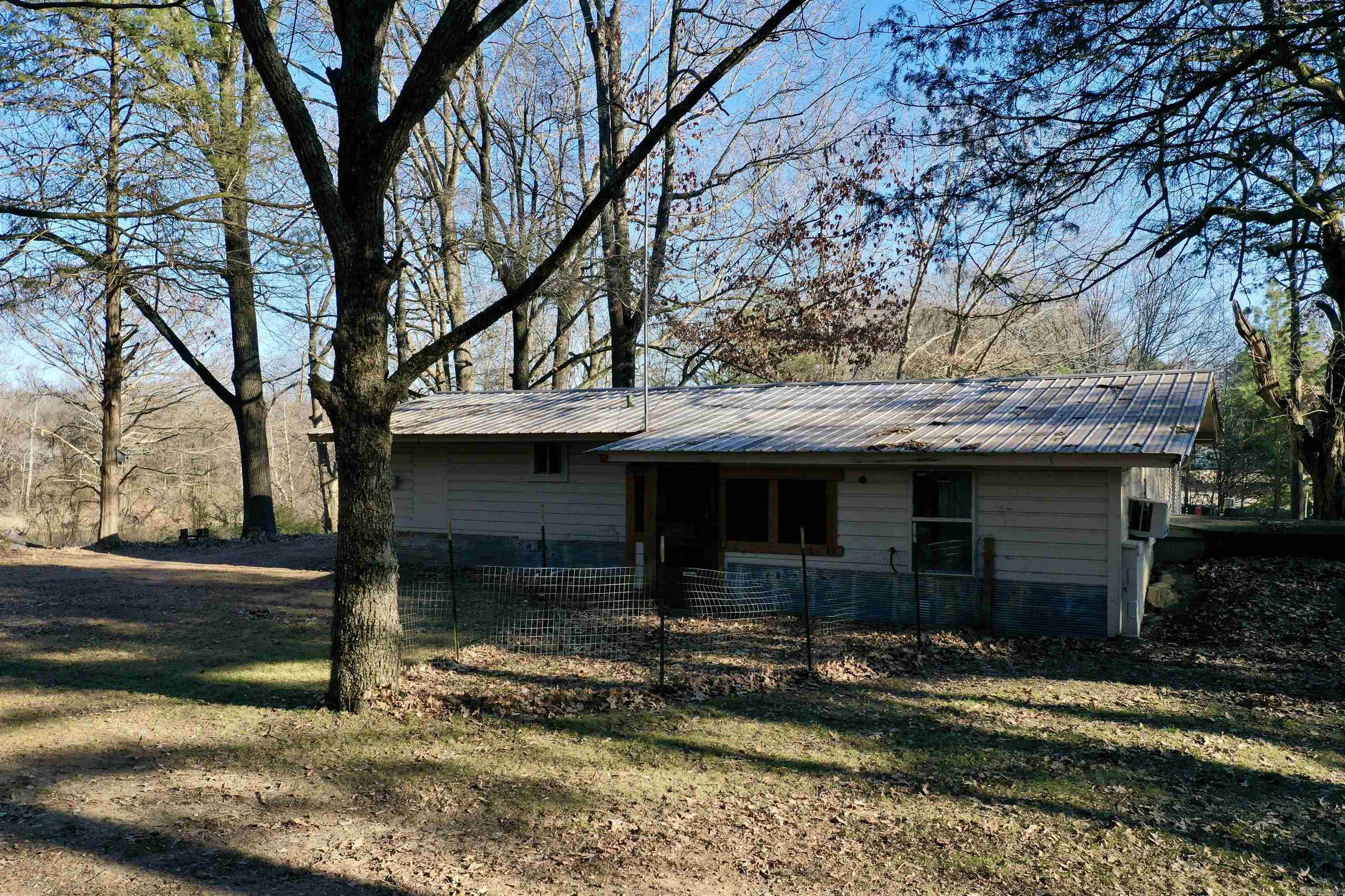 104  Landing  West Point, AR