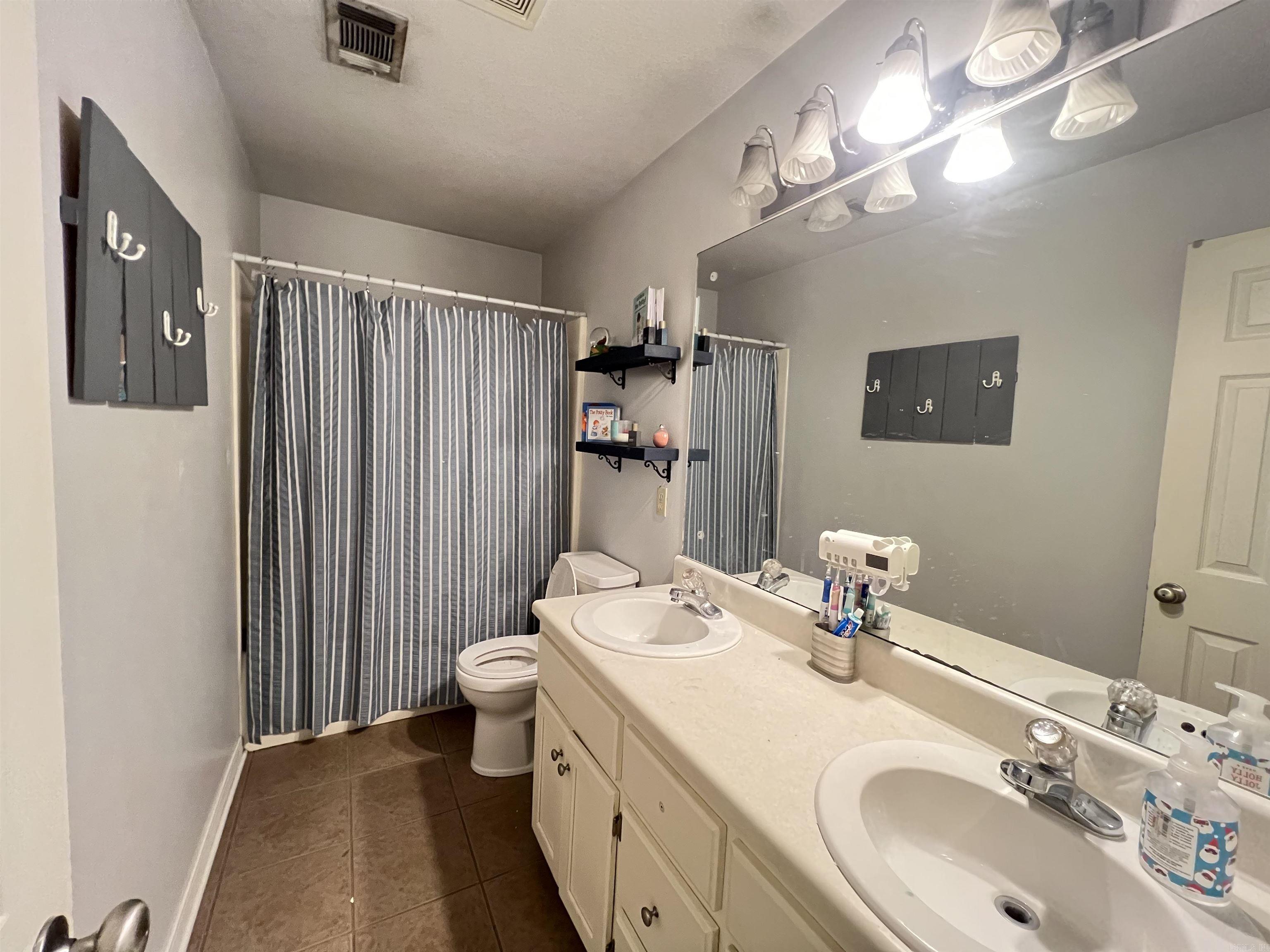 1212  Rehoboth  Searcy, AR