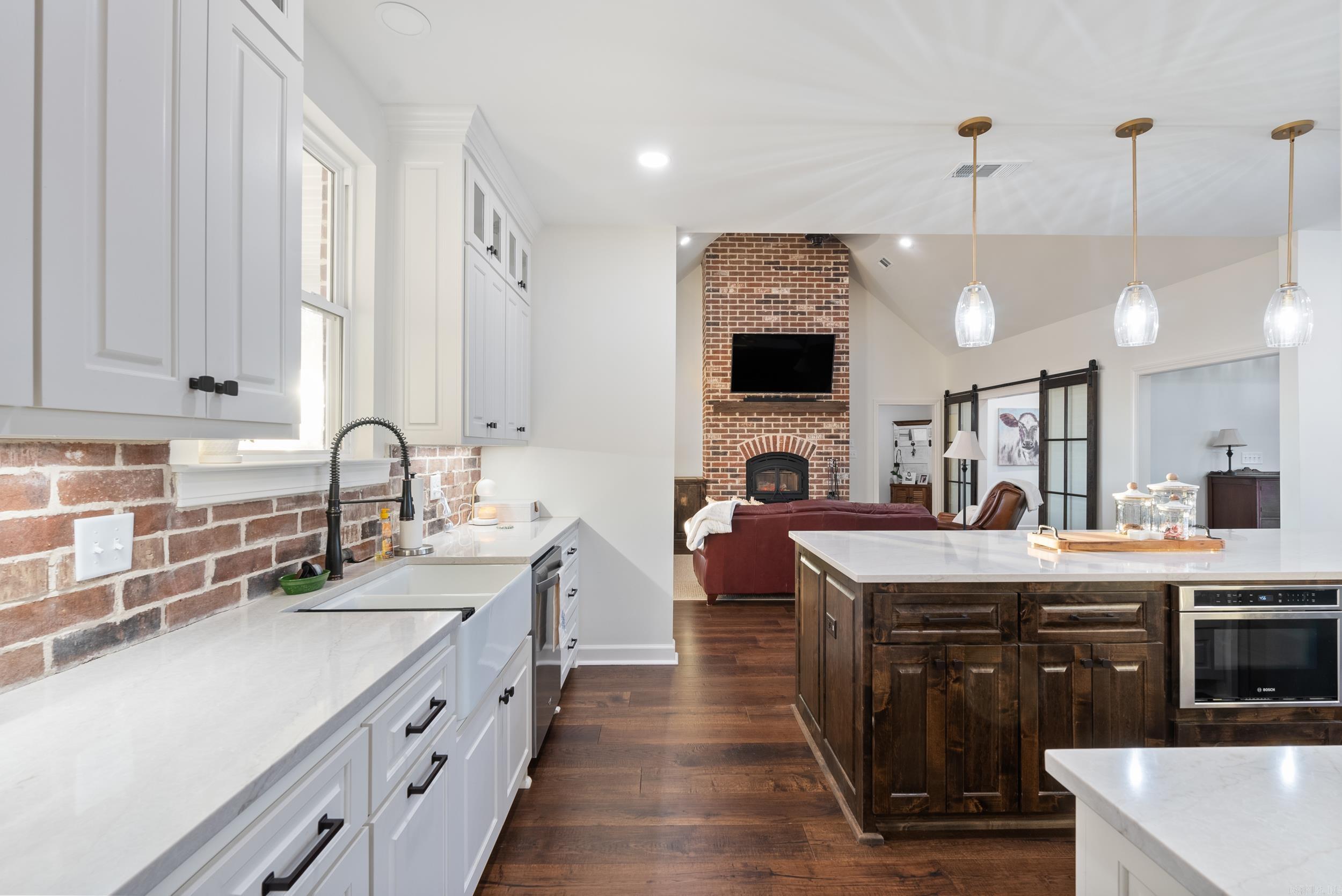 841 Blackjack Mountain Rd Romance, AR 72136