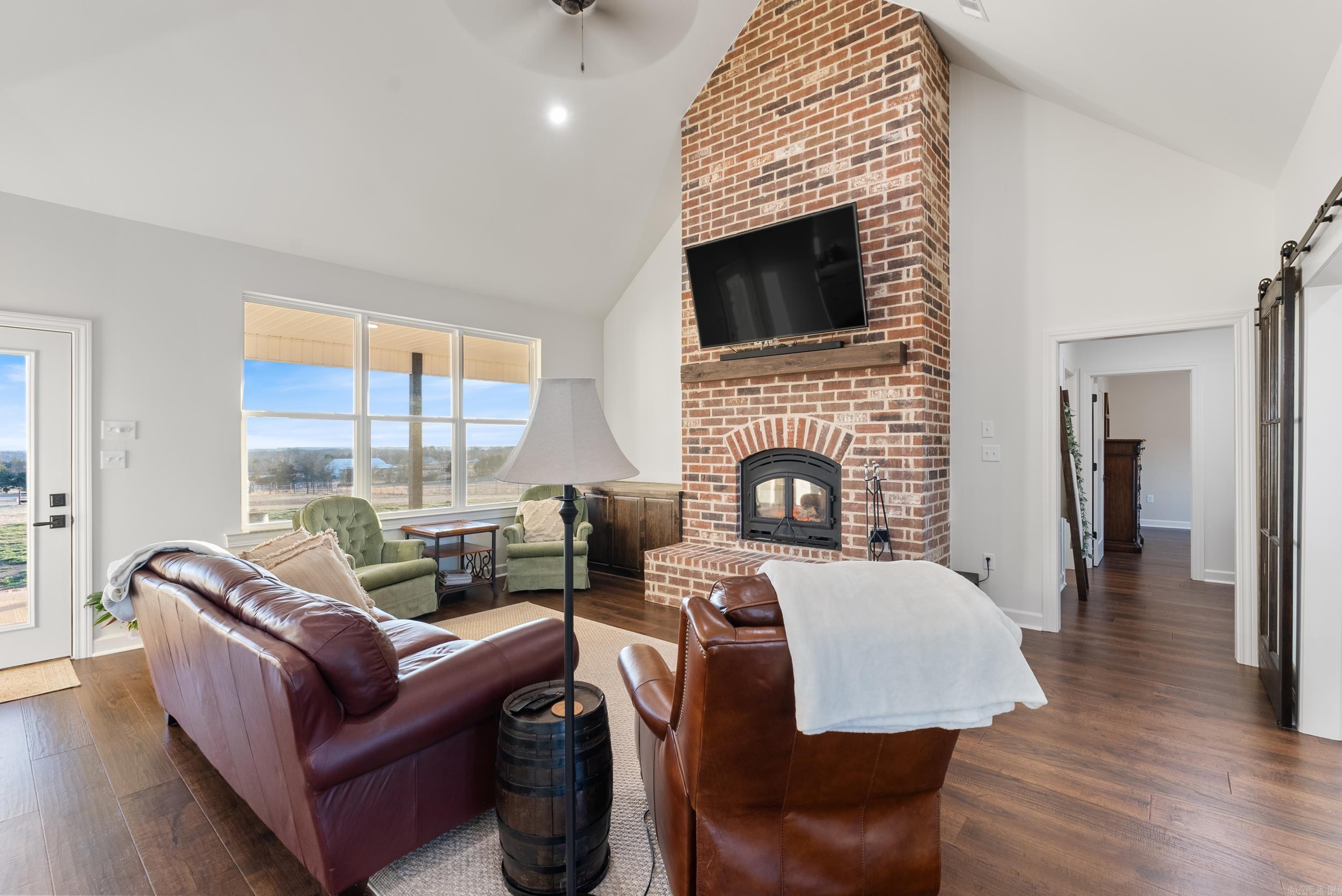 841 Blackjack Mountain Rd Romance, AR 72136