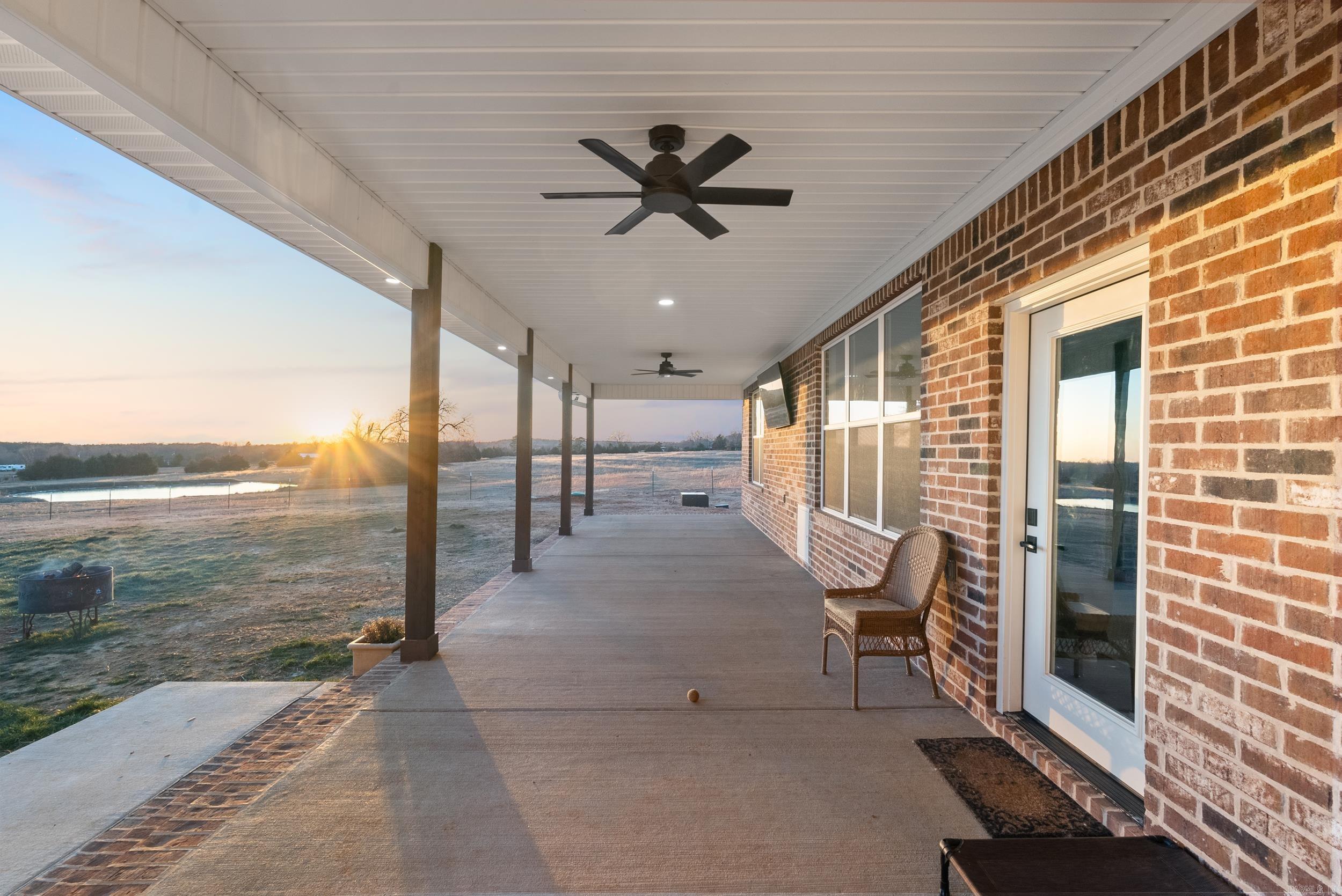 841 Blackjack Mountain Rd Romance, AR 72136
