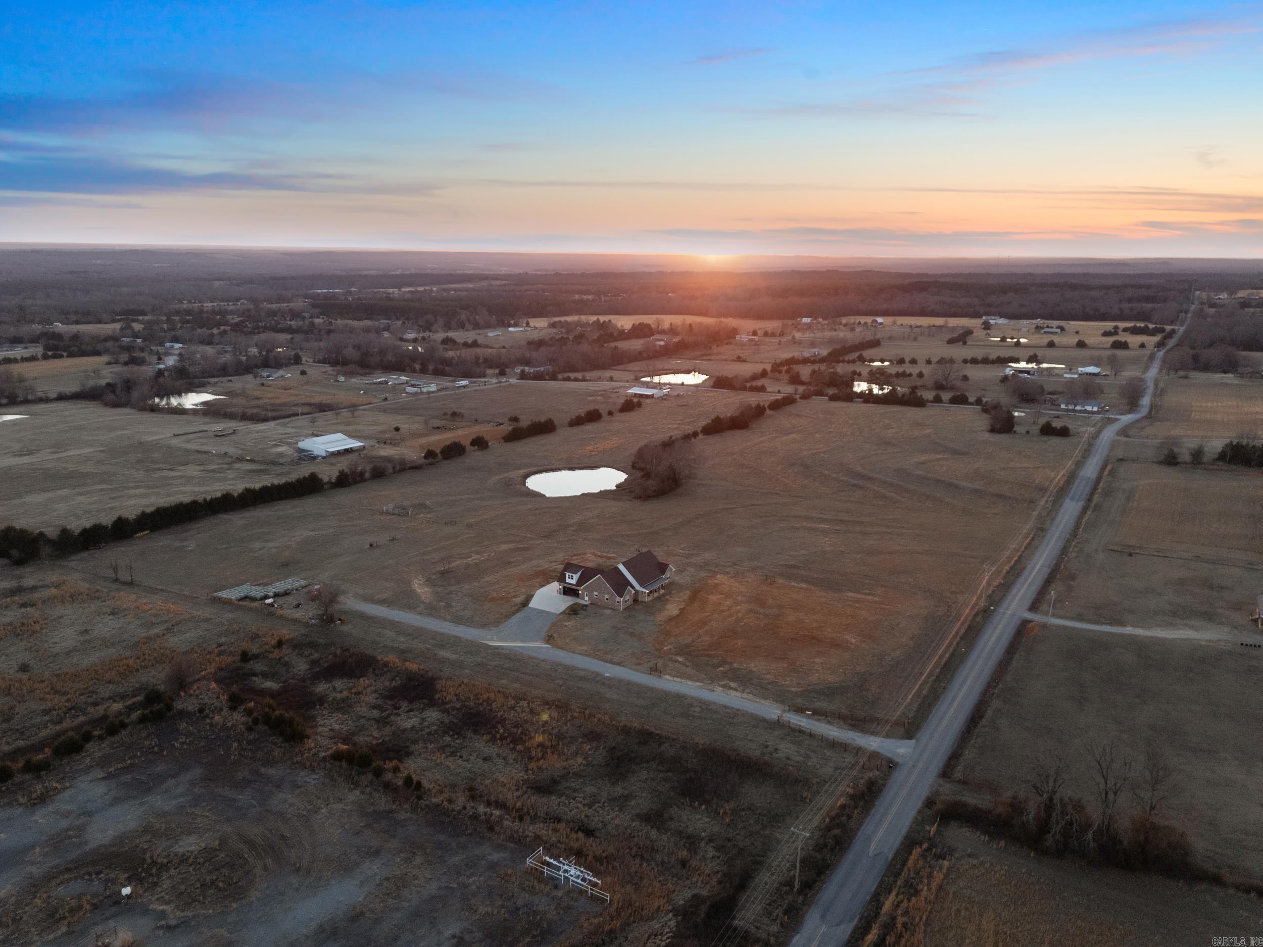 841 Blackjack Mountain Rd Romance, AR 72136