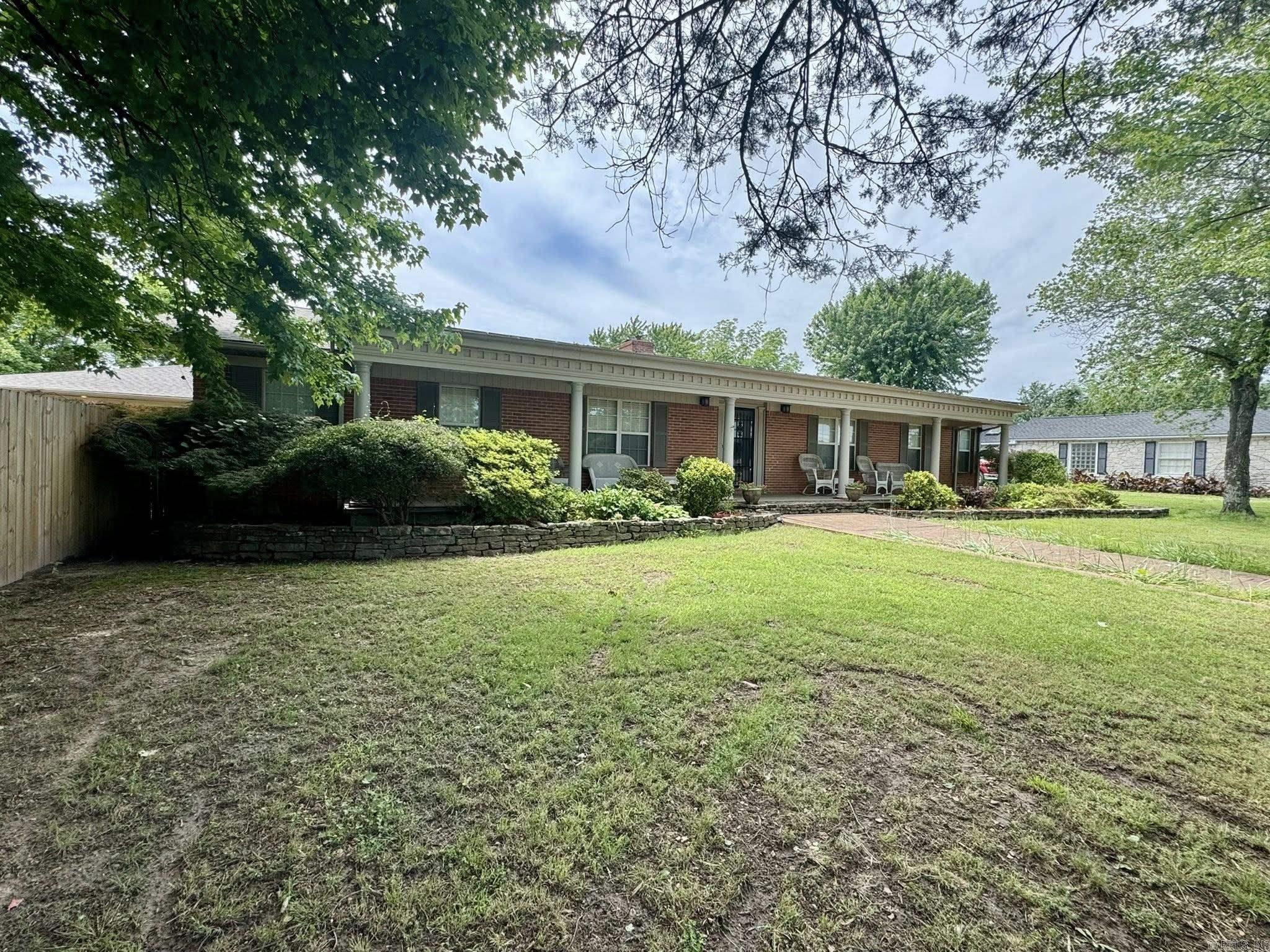 211  Service Street  Mountain View, AR