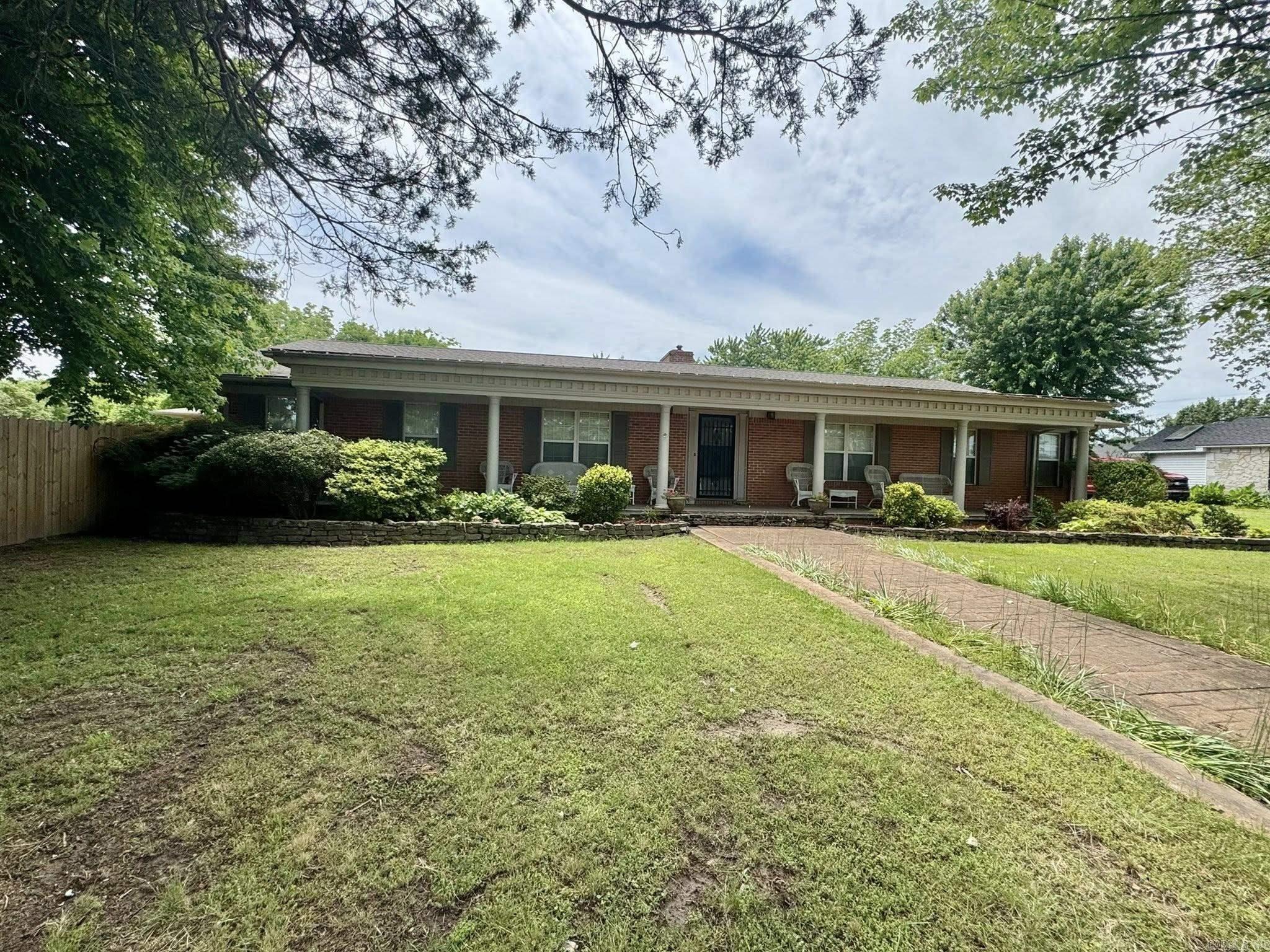 211  Service Street  Mountain View, AR