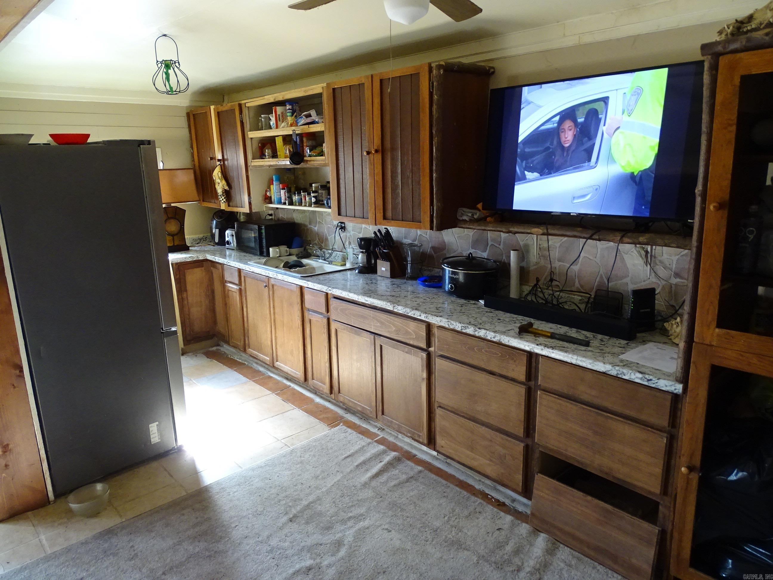1163  Fee Hollow  Yellville, AR
