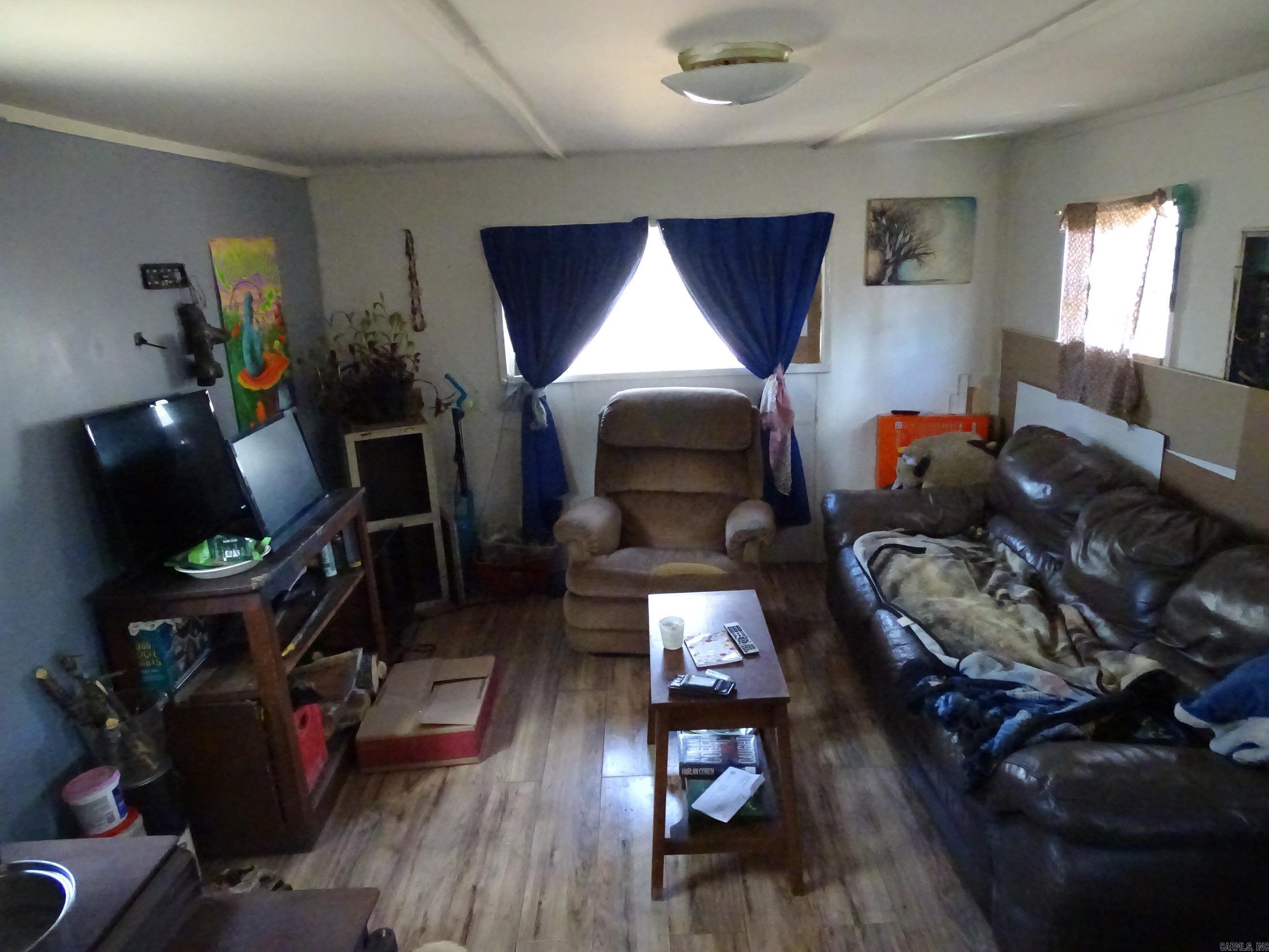 1163  Fee Hollow  Yellville, AR