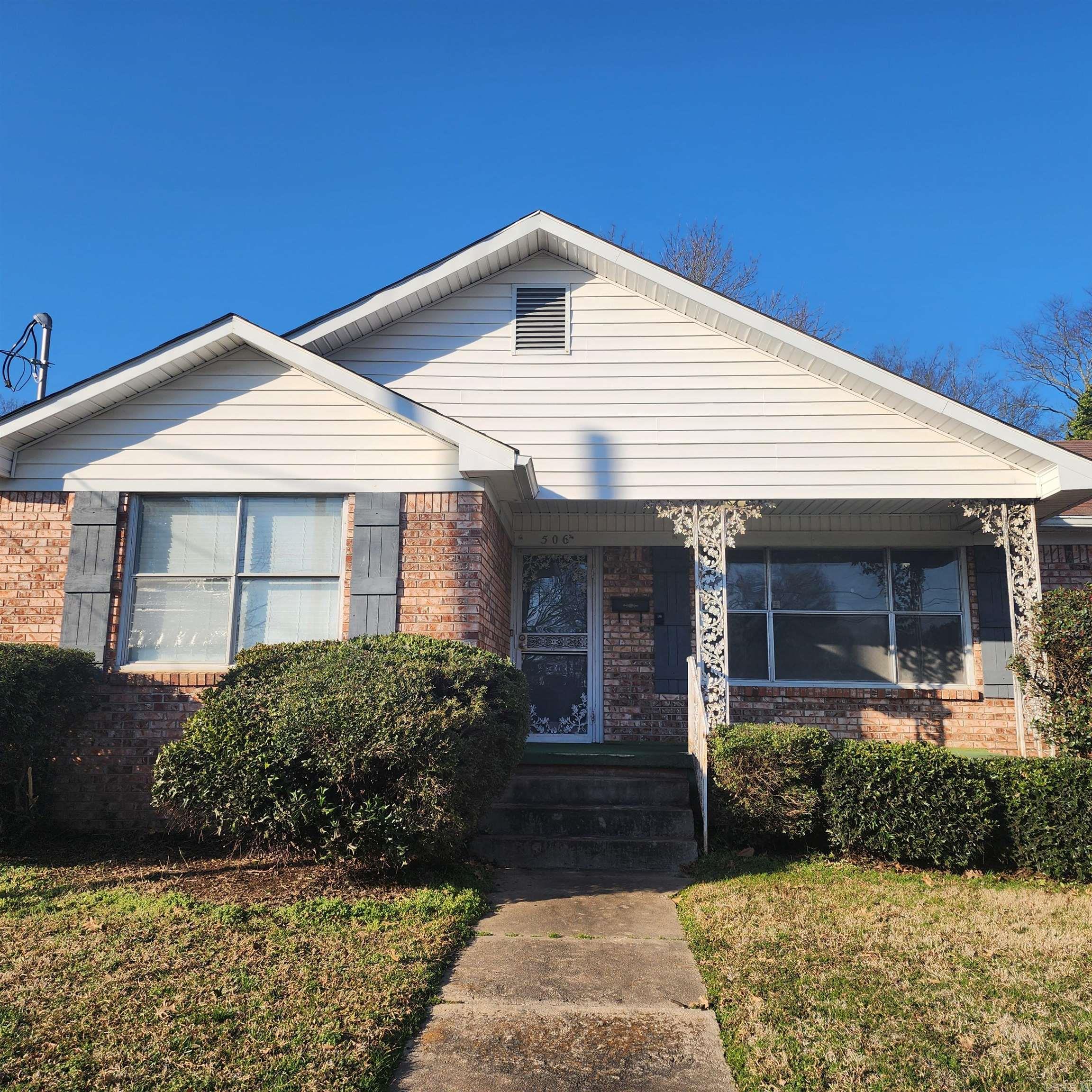 506 W Pleasure  Searcy, AR