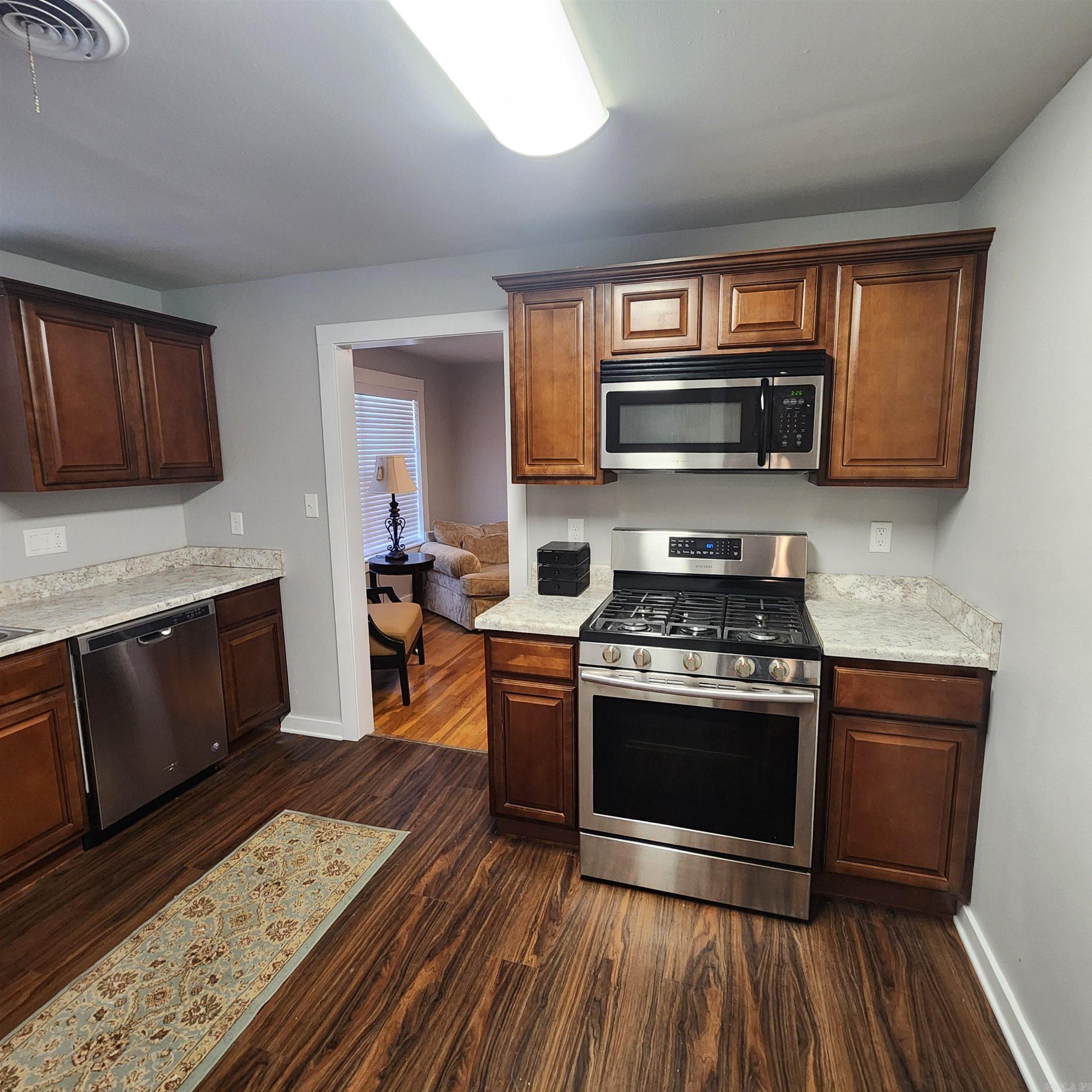 506 W Pleasure  Searcy, AR