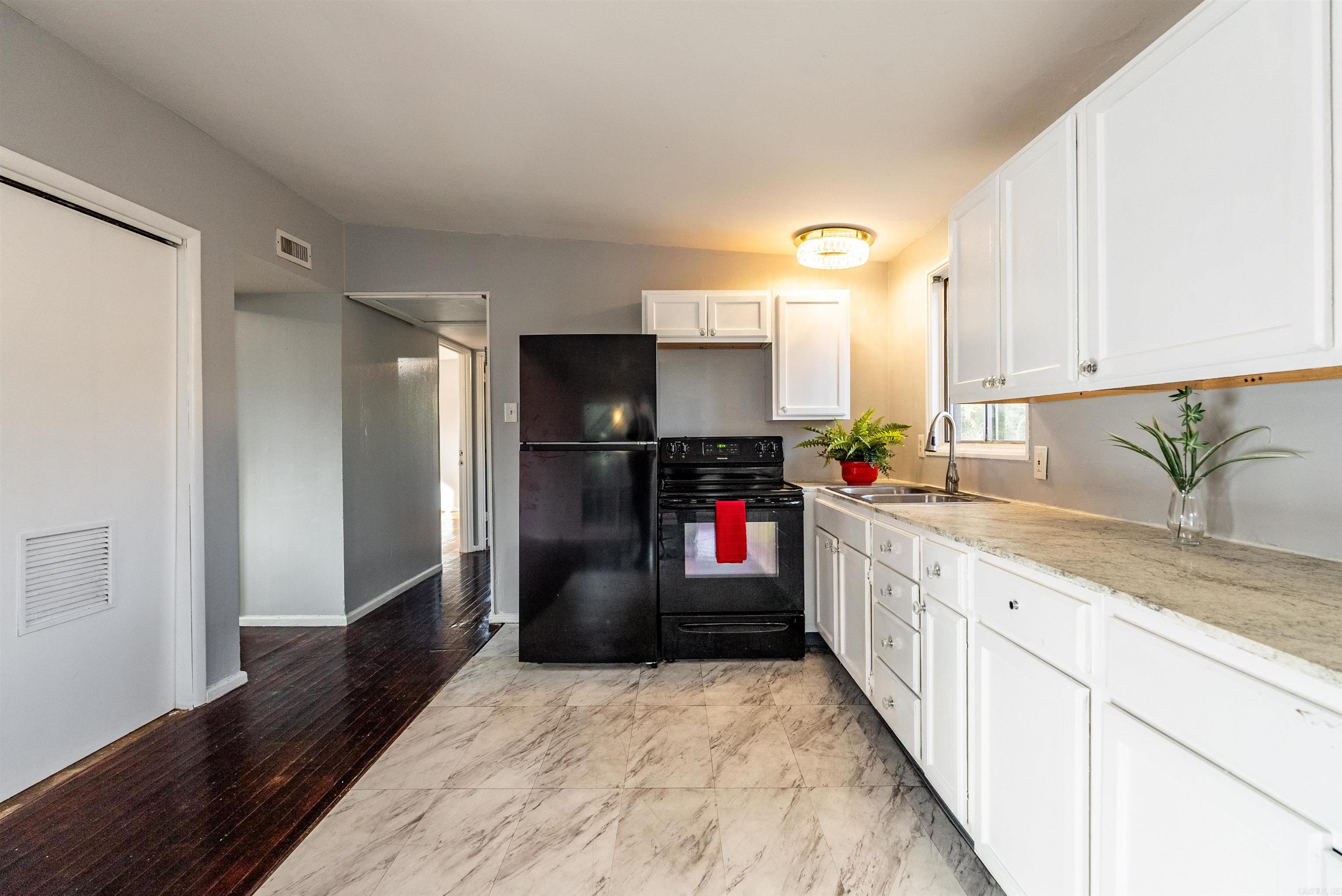 64 S Meadowcliff  Little Rock, AR