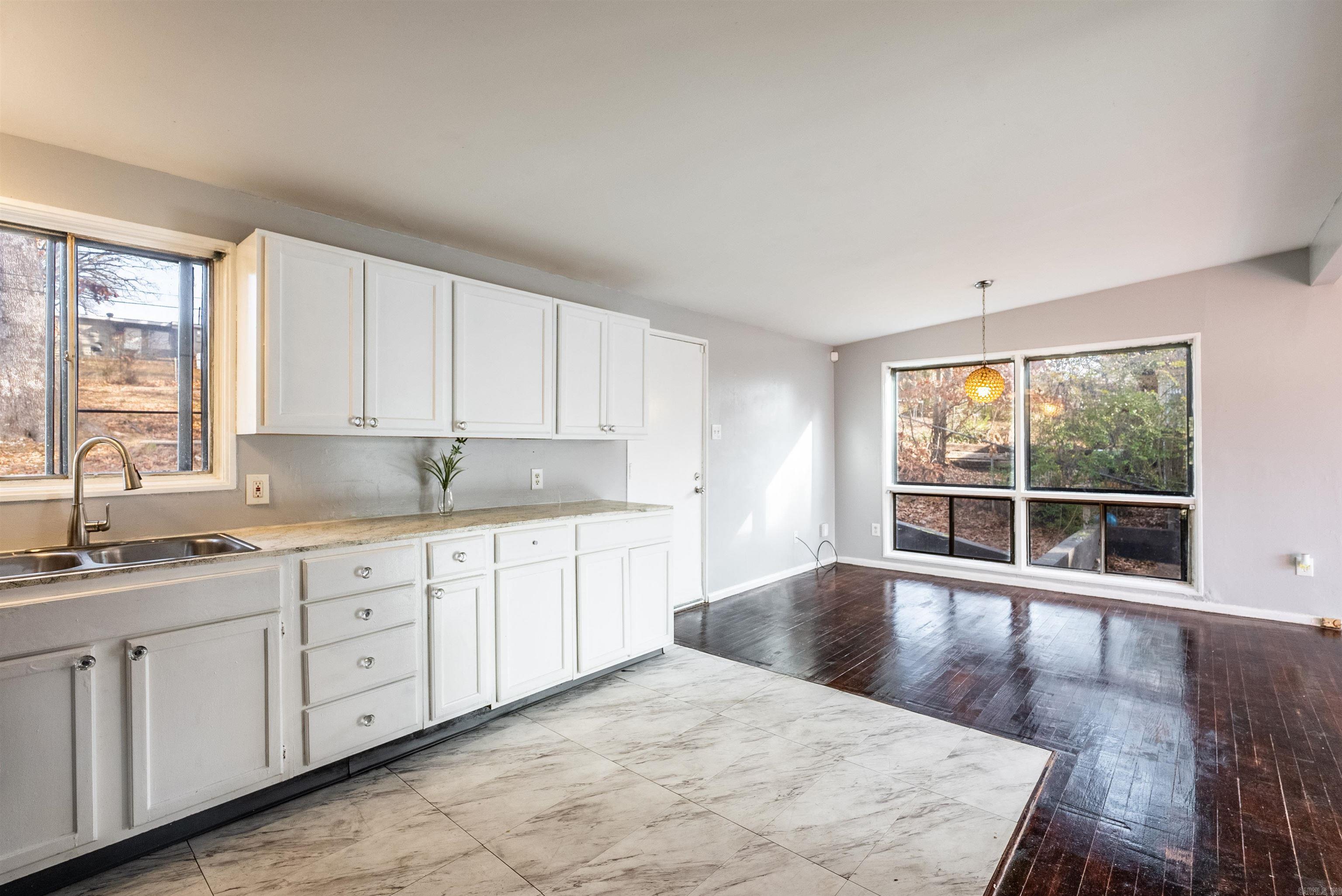 64 S Meadowcliff  Little Rock, AR