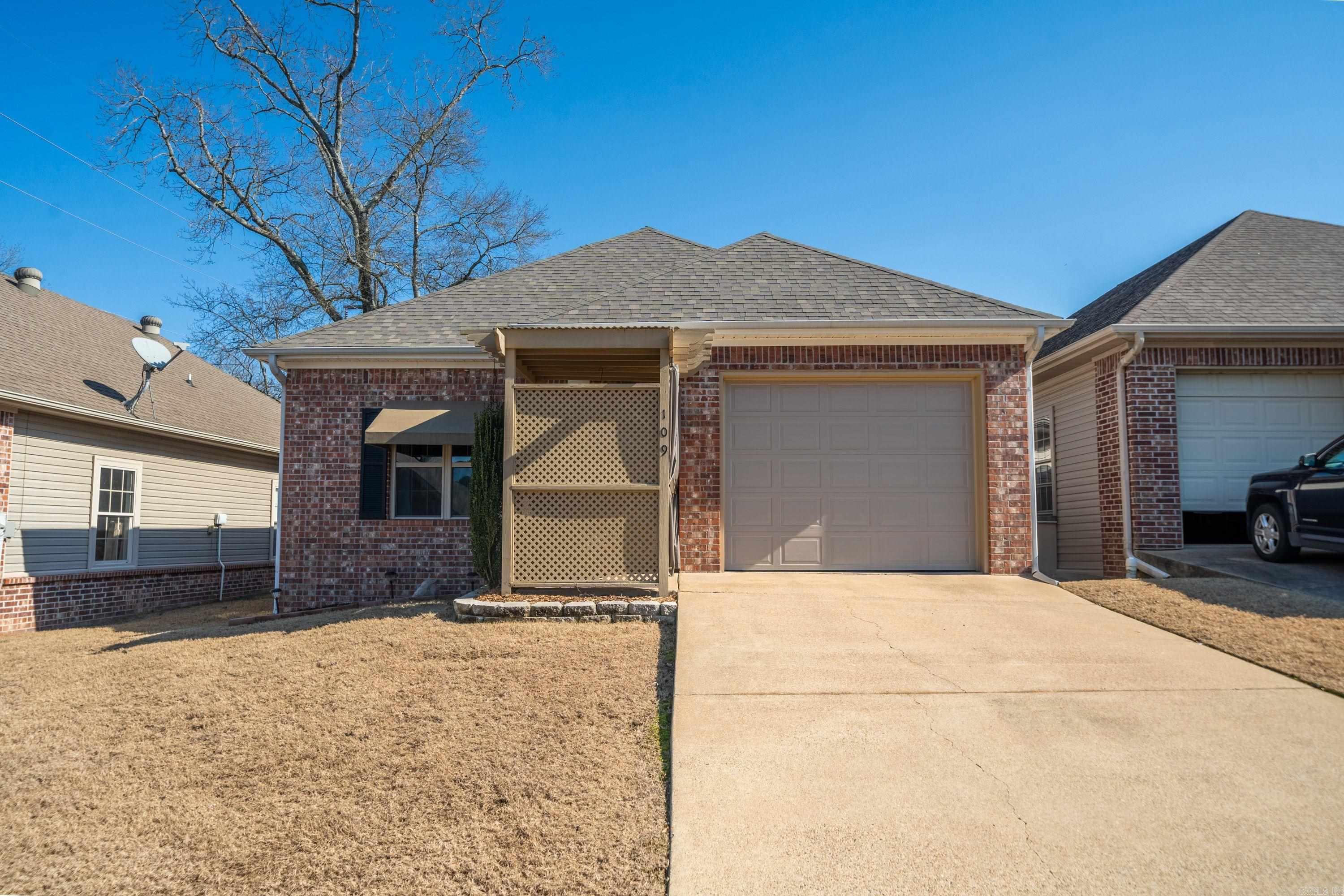 109  Lily  Hot Springs, AR