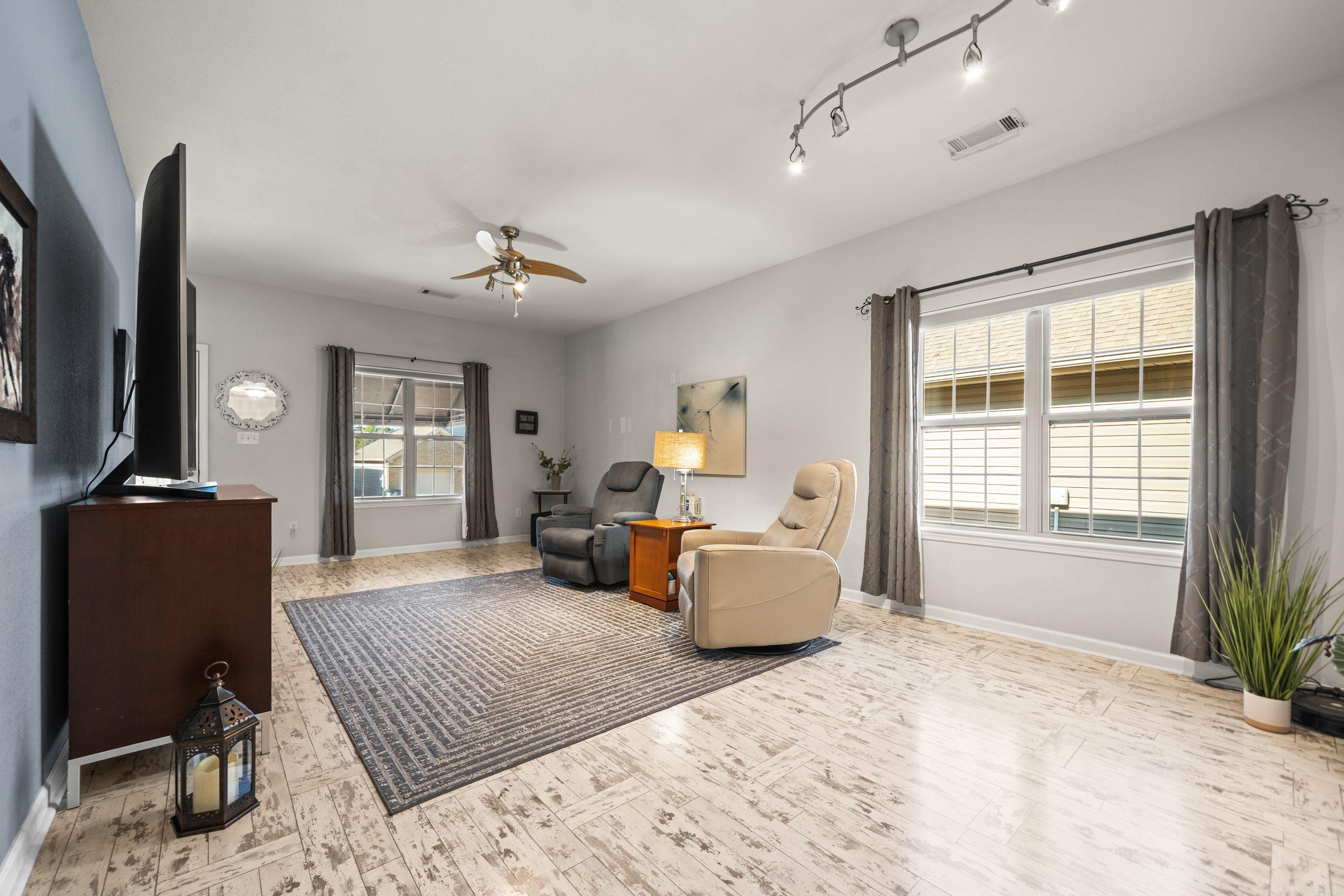 109  Lily  Hot Springs, AR