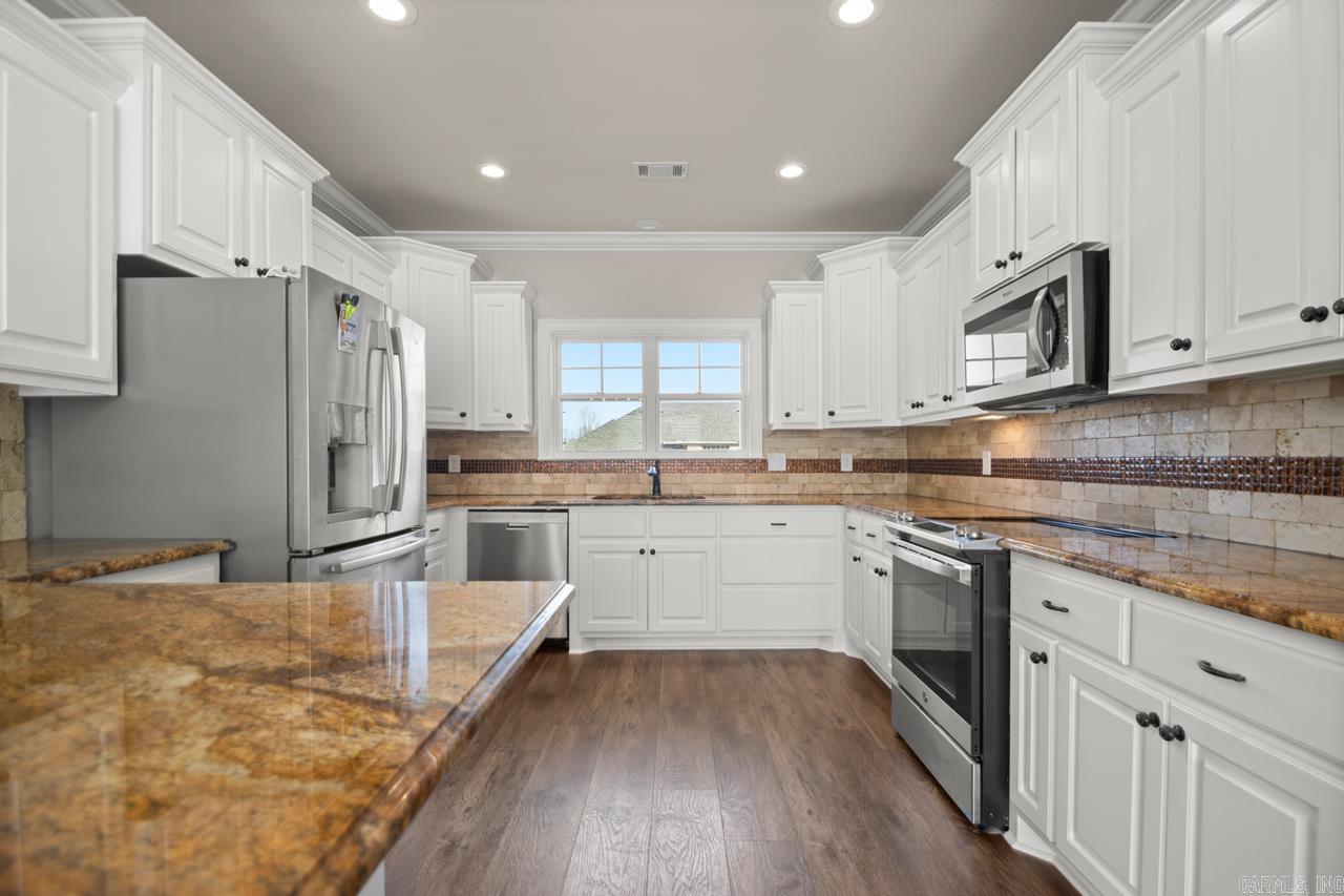 2913 Coldwater Dr  Benton, AR