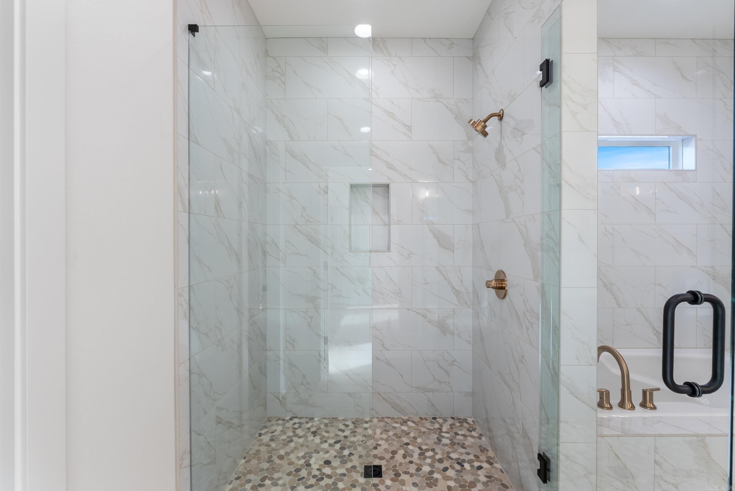 20  Avrey Lane  Greenbrier, AR