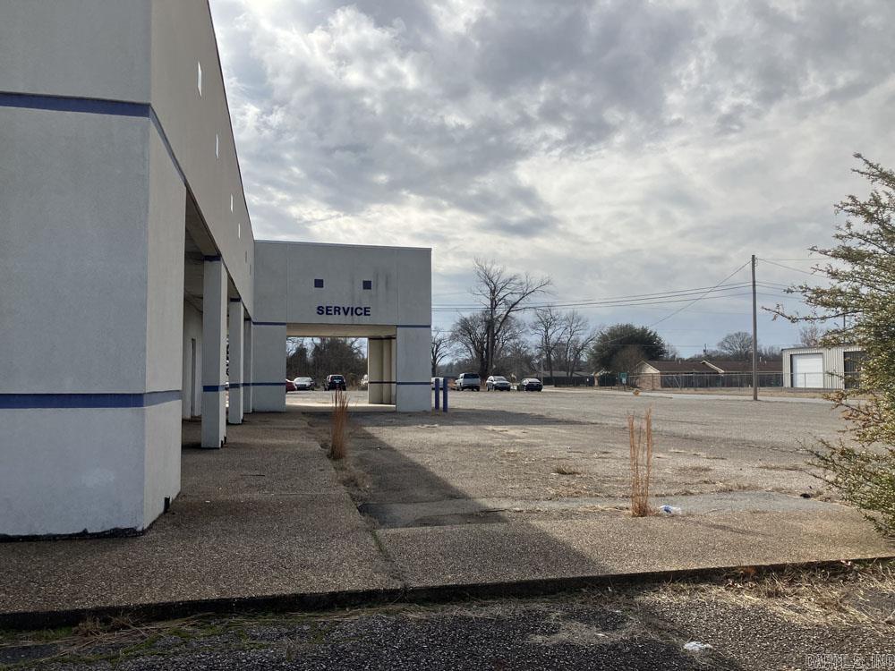 2500 E Harding  Pine Bluff, AR