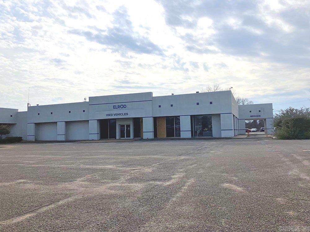 2500 E Harding  Pine Bluff, AR