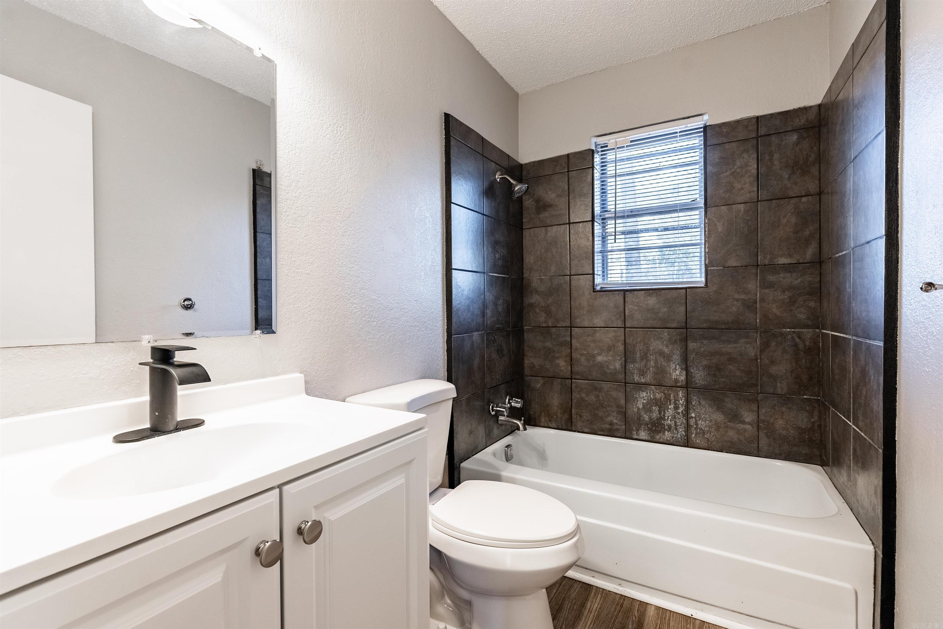 8208  Moonbeam  Little Rock, AR
