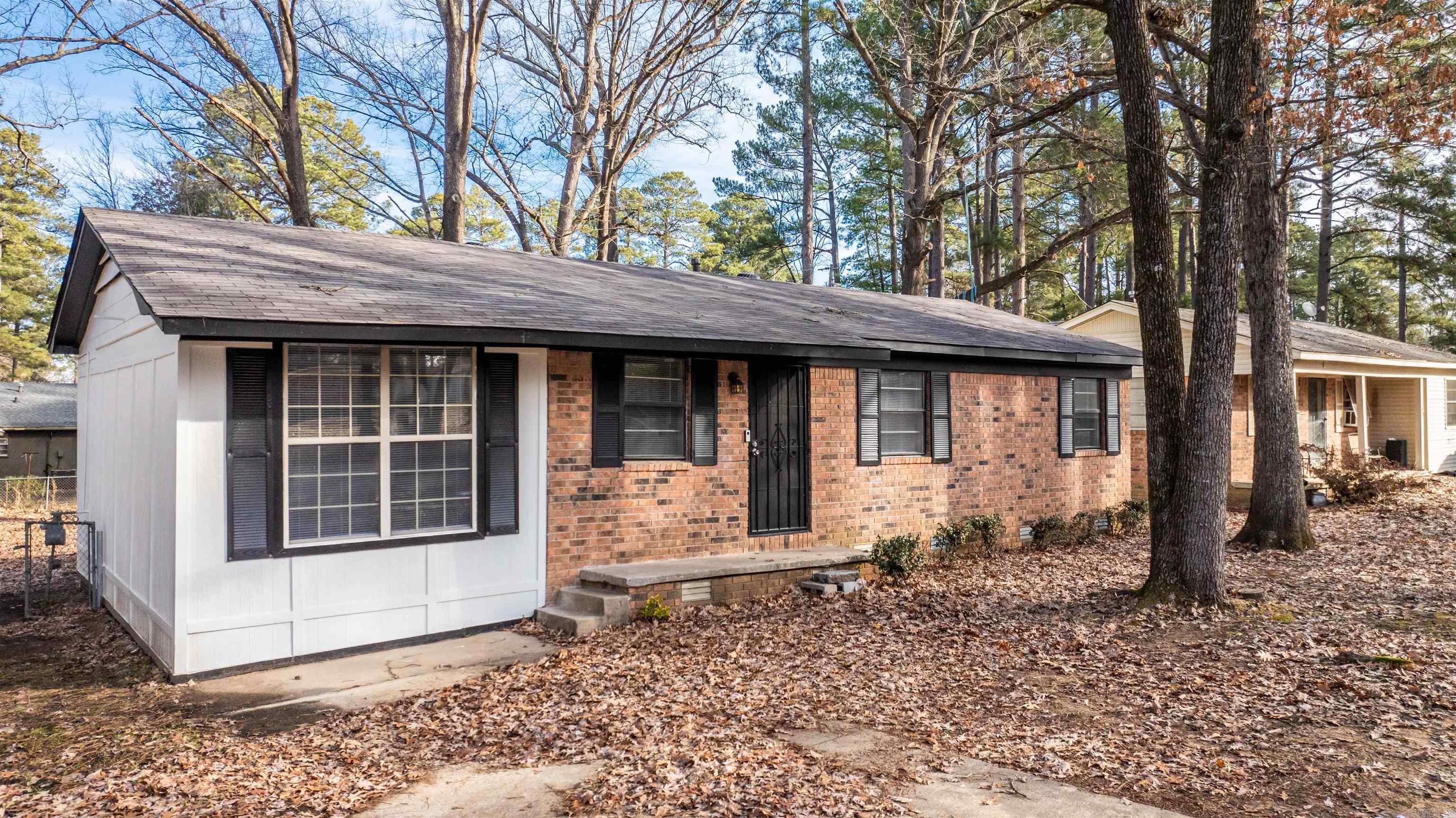 8208  Moonbeam  Little Rock, AR