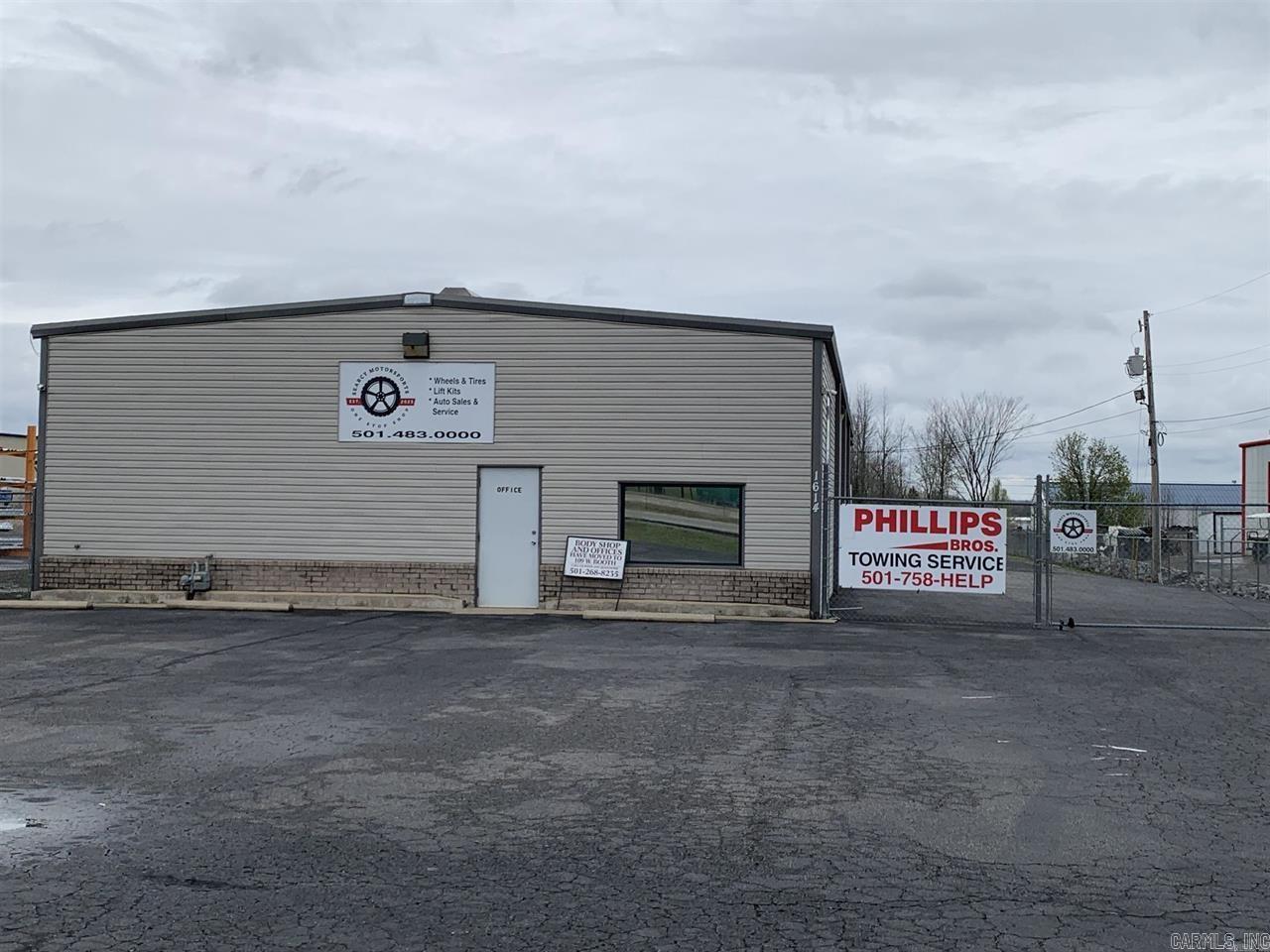 1614 E Booth  Searcy, AR