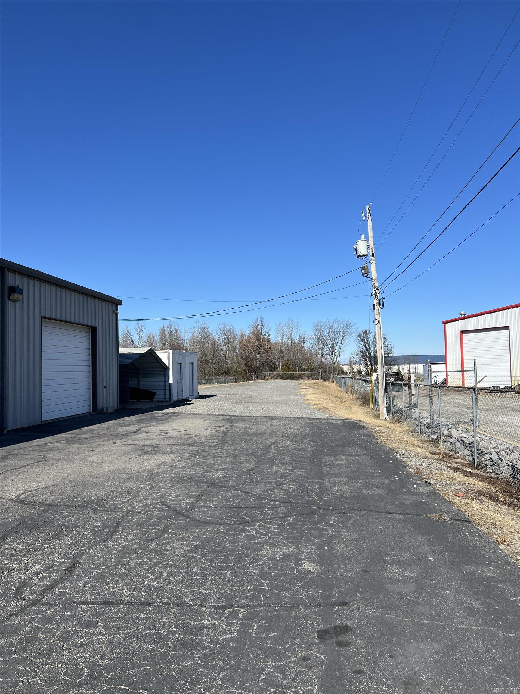 1614 E Booth  Searcy, AR