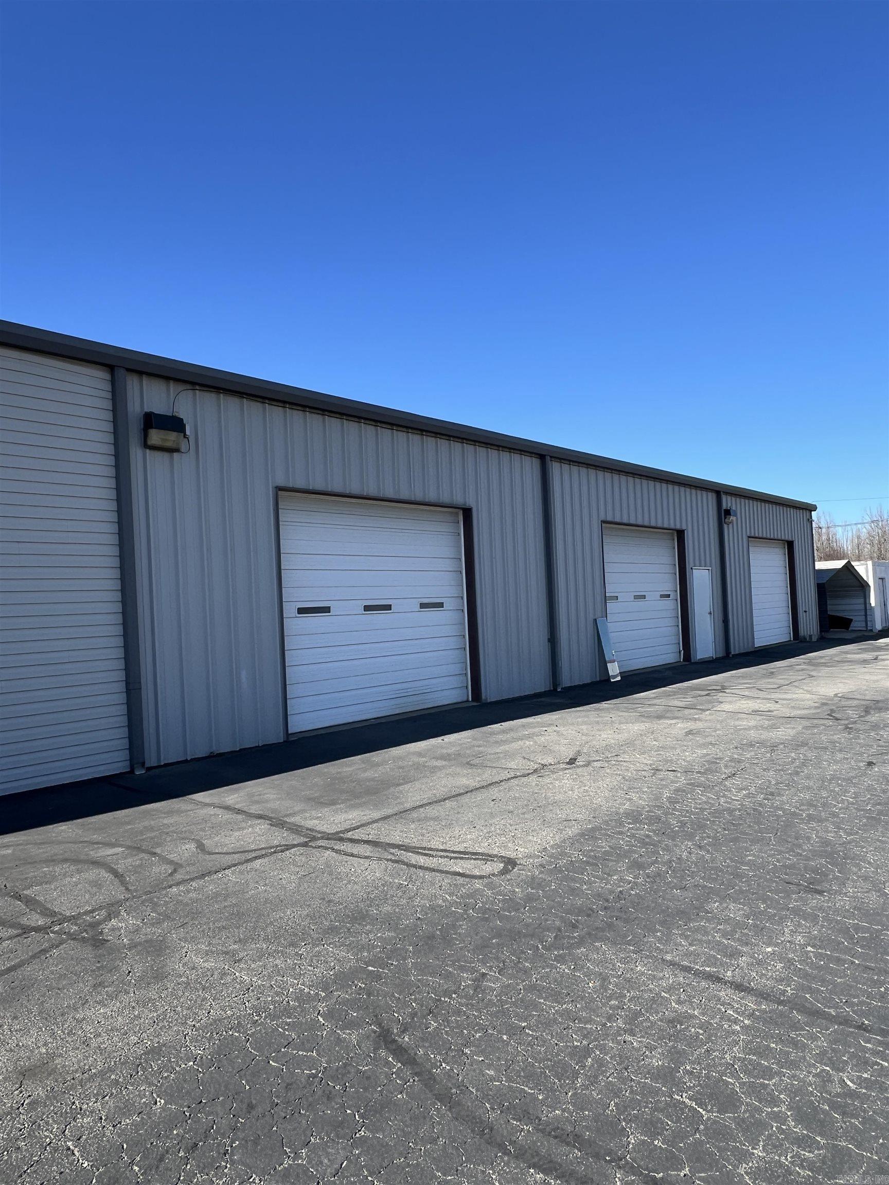 1614 E Booth  Searcy, AR