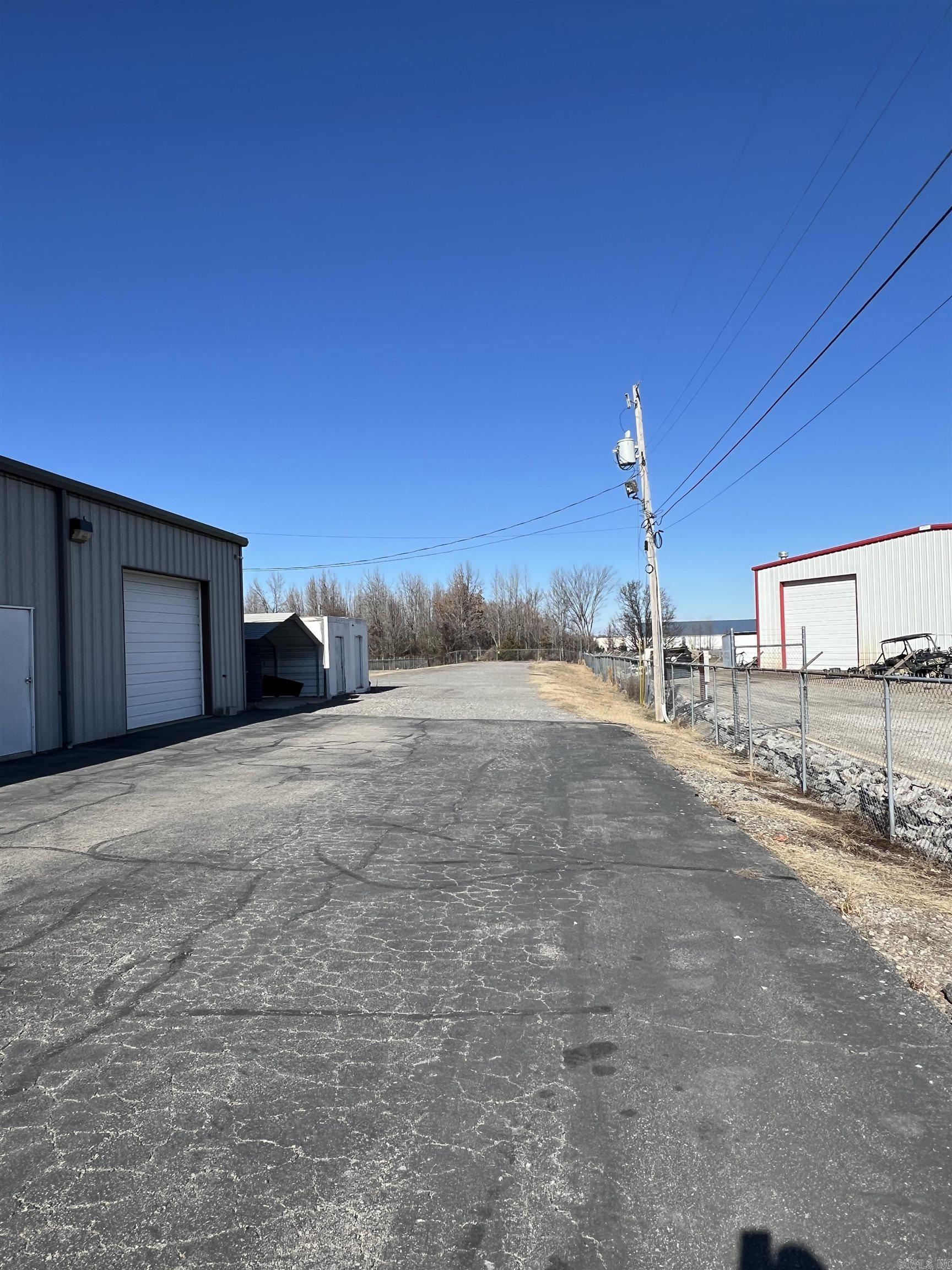 1614 E Booth  Searcy, AR