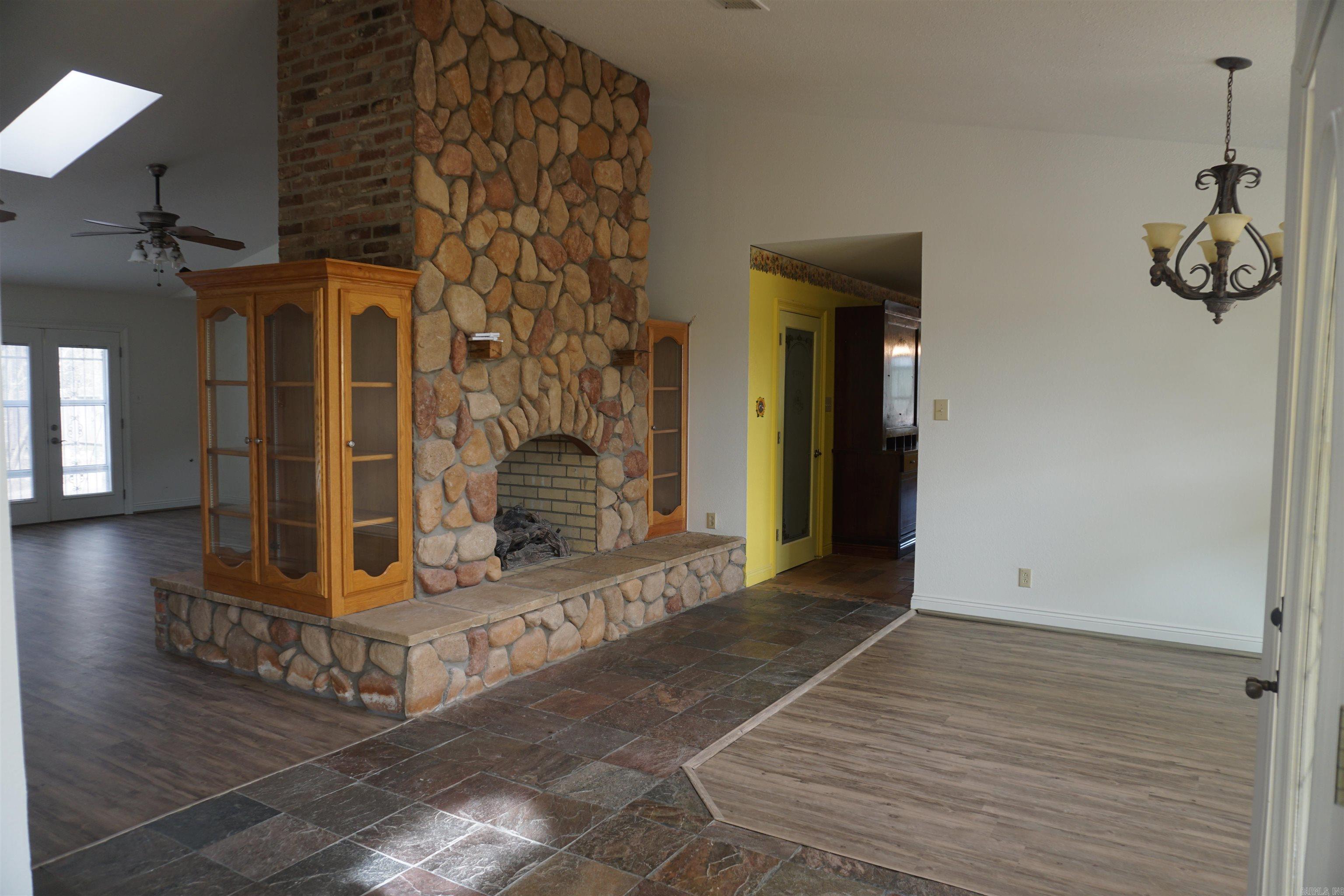 207  Hosey  Mineral Sprs., AR
