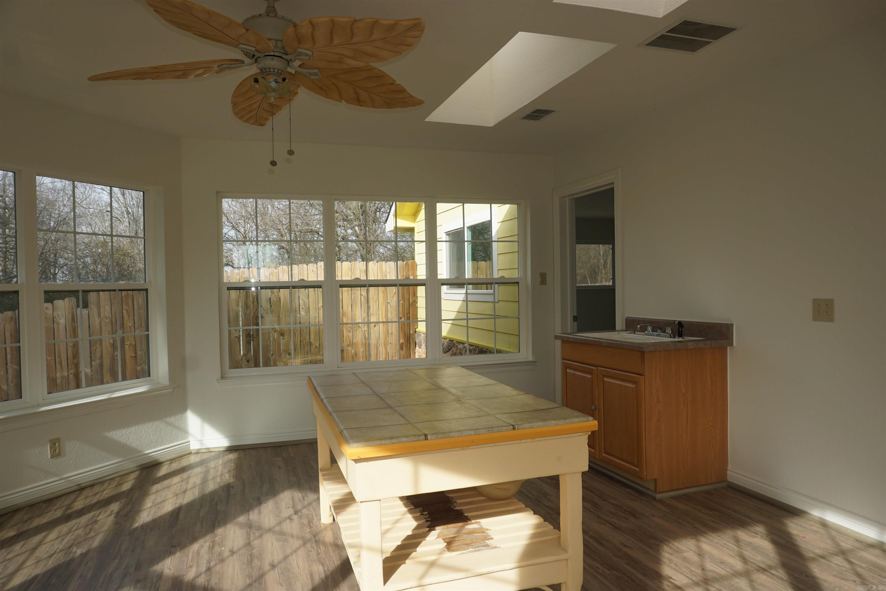 207  Hosey  Mineral Sprs., AR