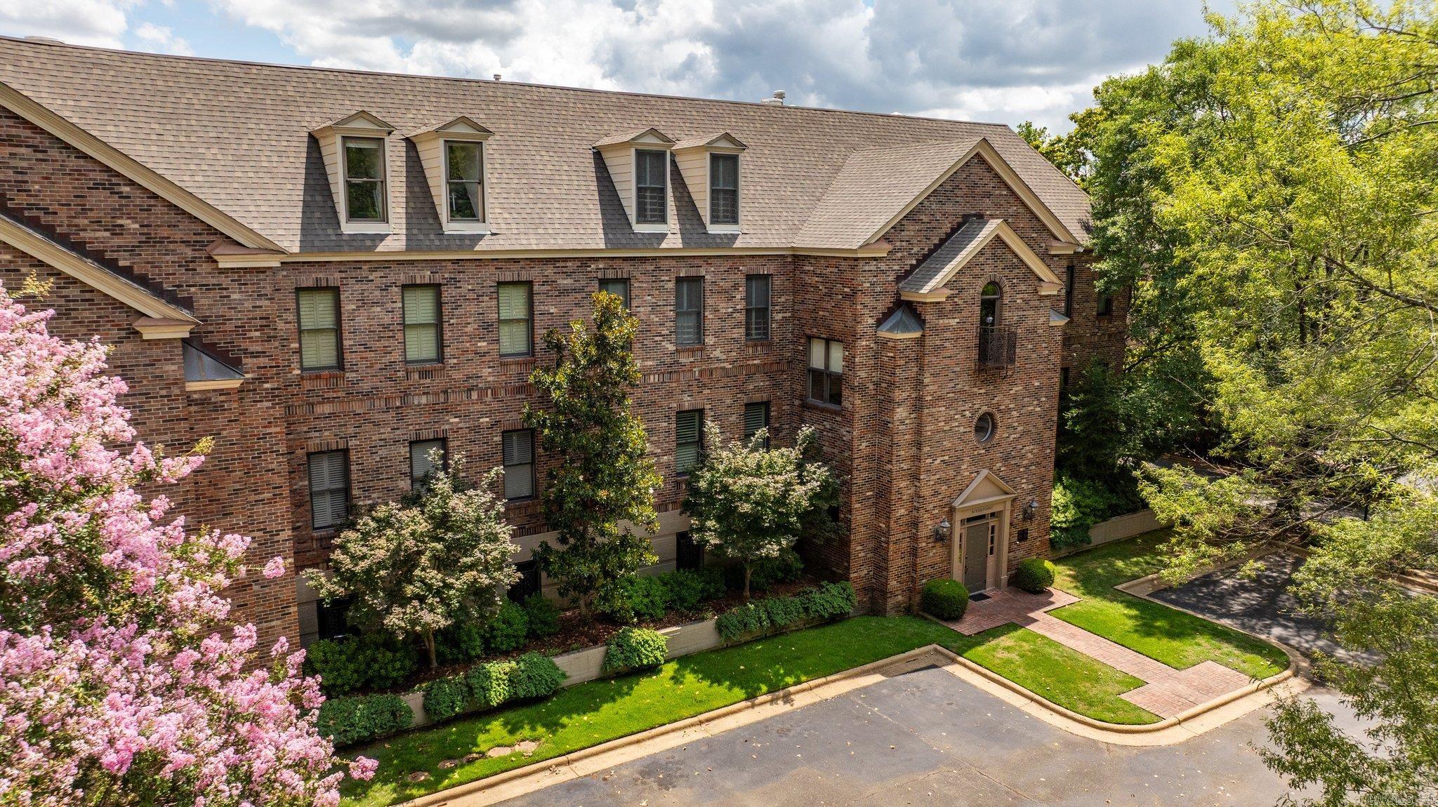 33 Riverpoint Road Little Rock, AR 72202