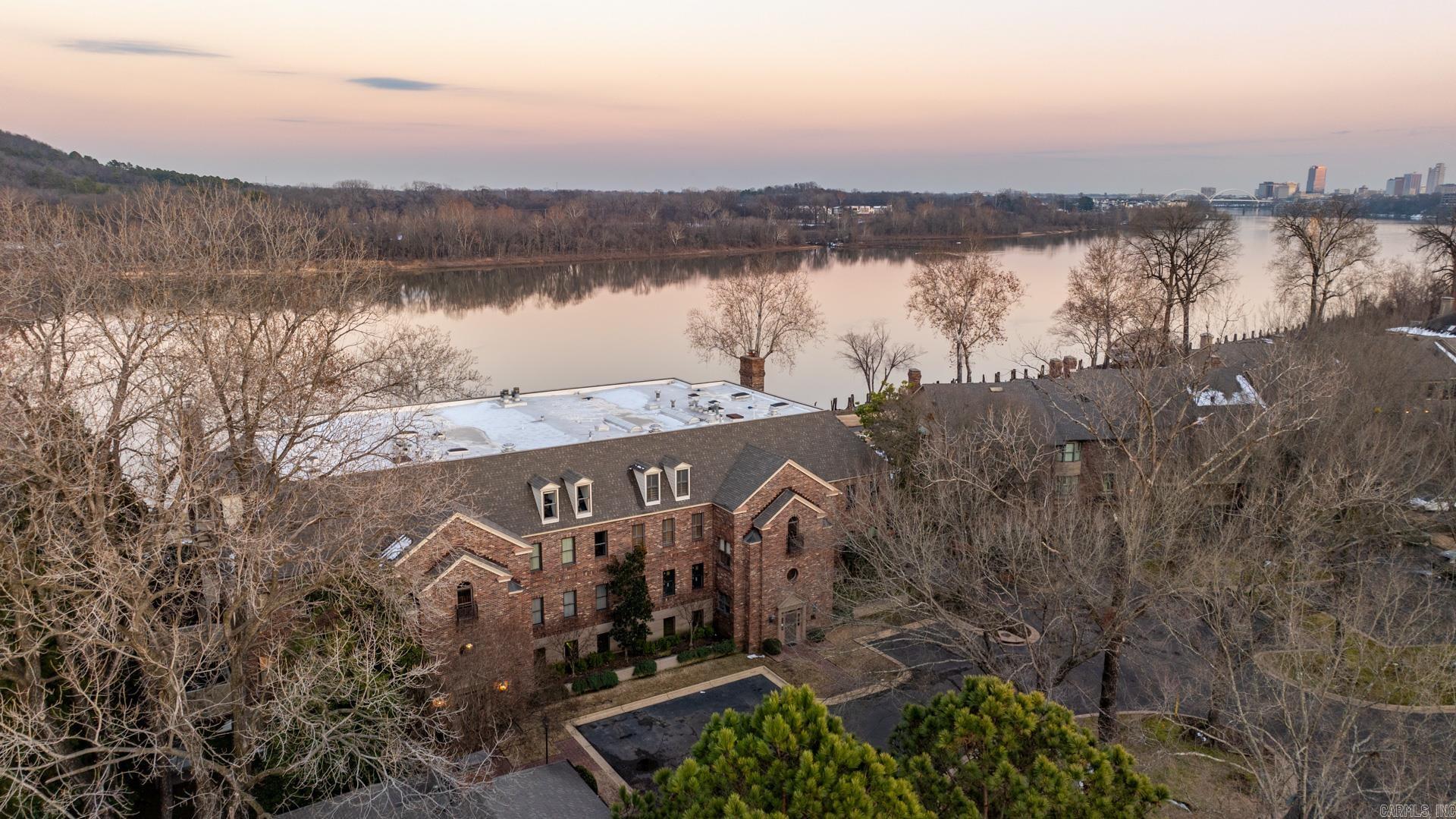 33 Riverpoint Road